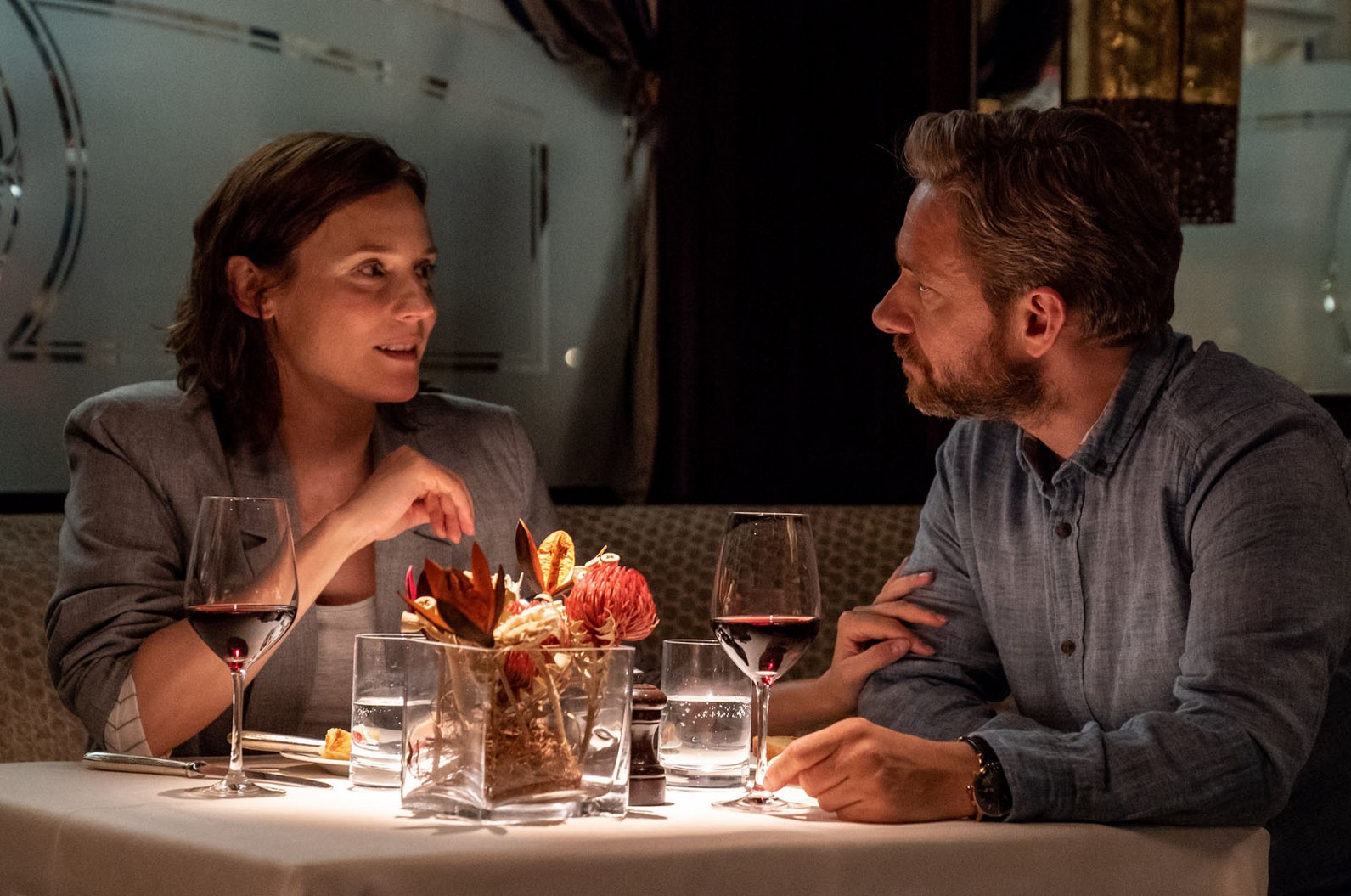 黛安克魯格飾演特務，做了很多辛苦的訓練，但馬丁費里曼演的特務卻是個不需冒險的內勤高層。（威視提供）