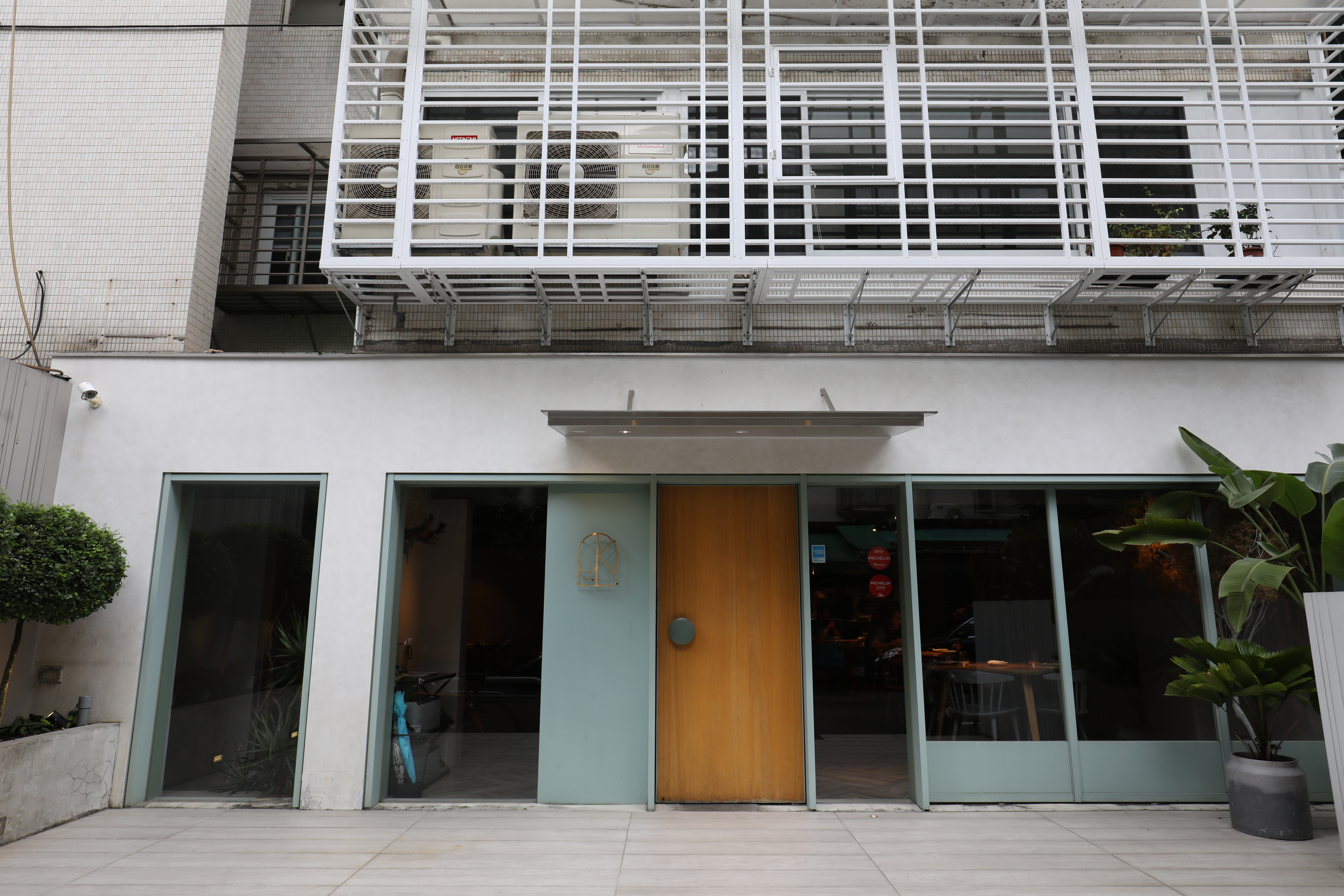 「nkụ」在北歐文裡意指「柴火」，餐廳裡提供柴燒料理。