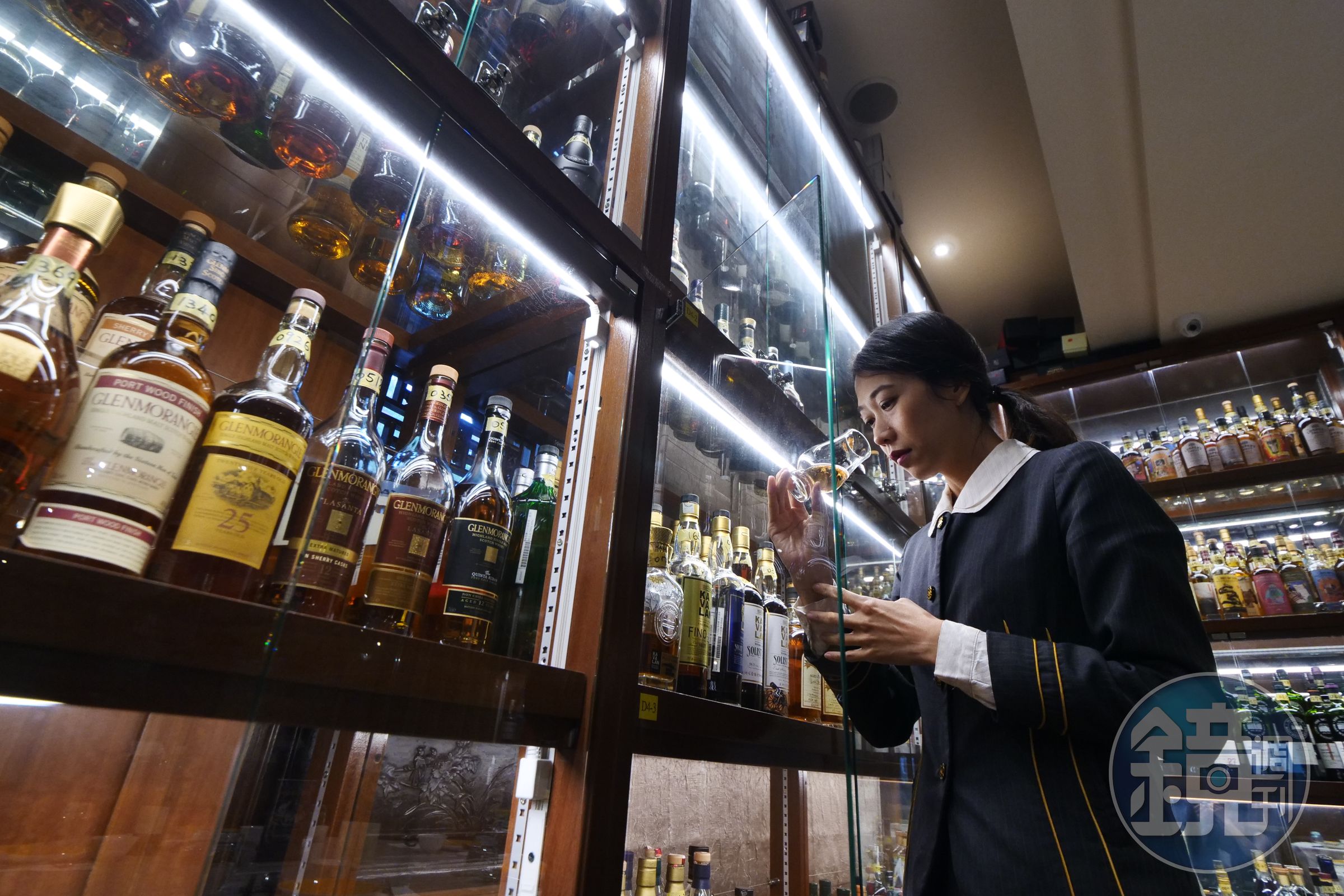 如果不知怎麼選酒，古華薈副理Penny會依客人口味提供專業建議。