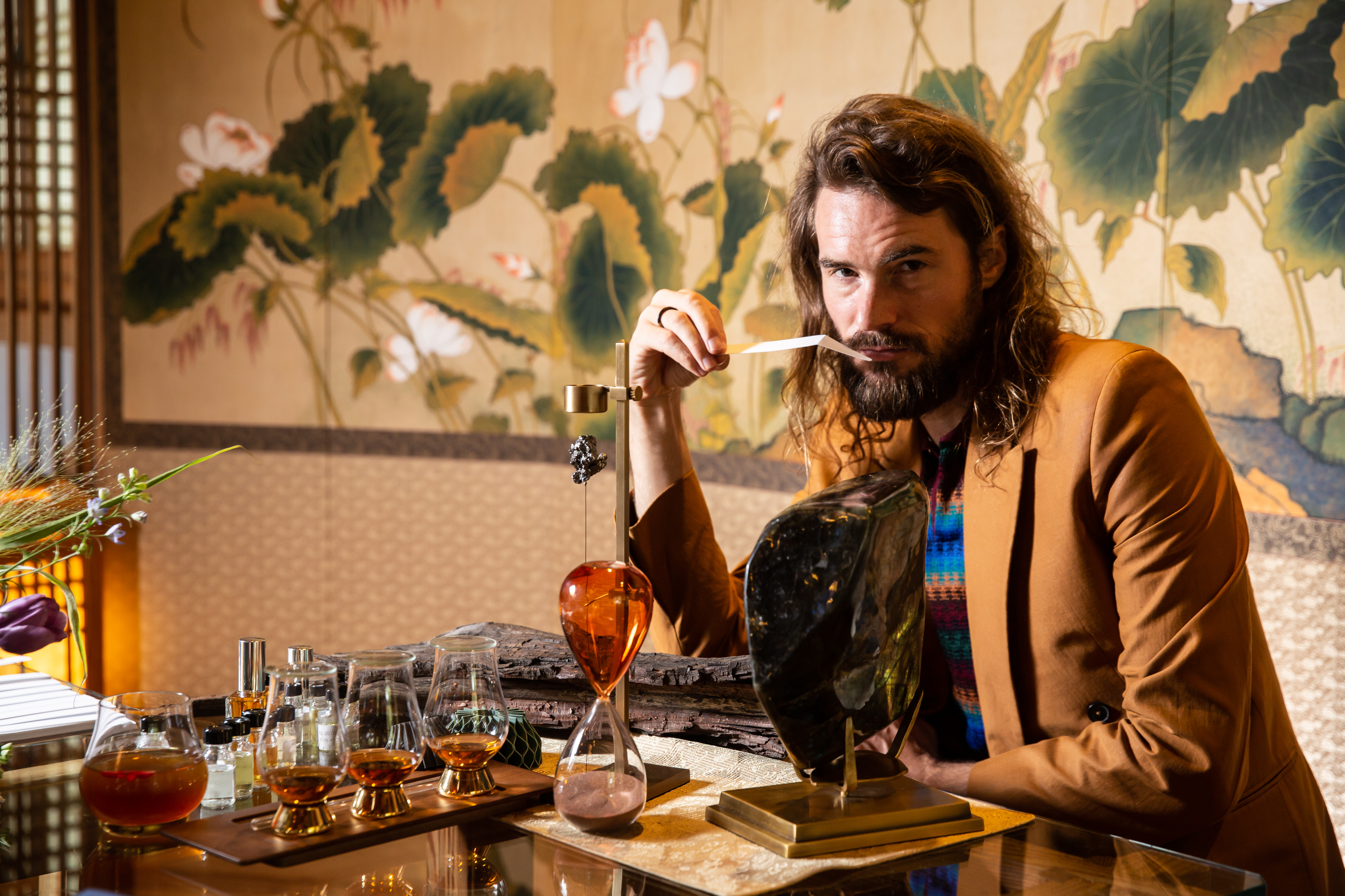 「皇家禮炮」延攬前愛馬仕調香師Barnabé Fillion為創意顧問，與首席調酒師Sandy Hyslop密切合作。