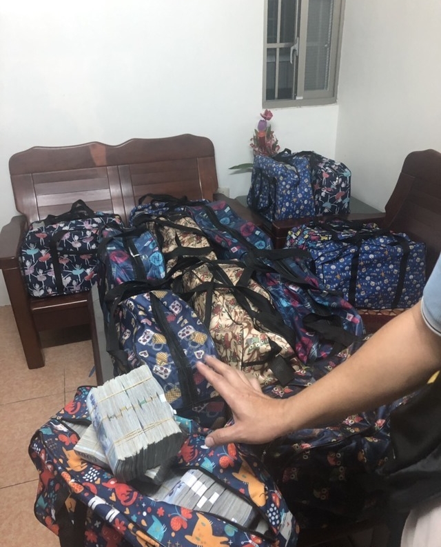 嘉義地檢署日前接獲情資,發現吳姓台商與陳姓妻子涉及經營地下匯兌,一年多來經手匯兌金額逾80億元。(翻攝畫面)
