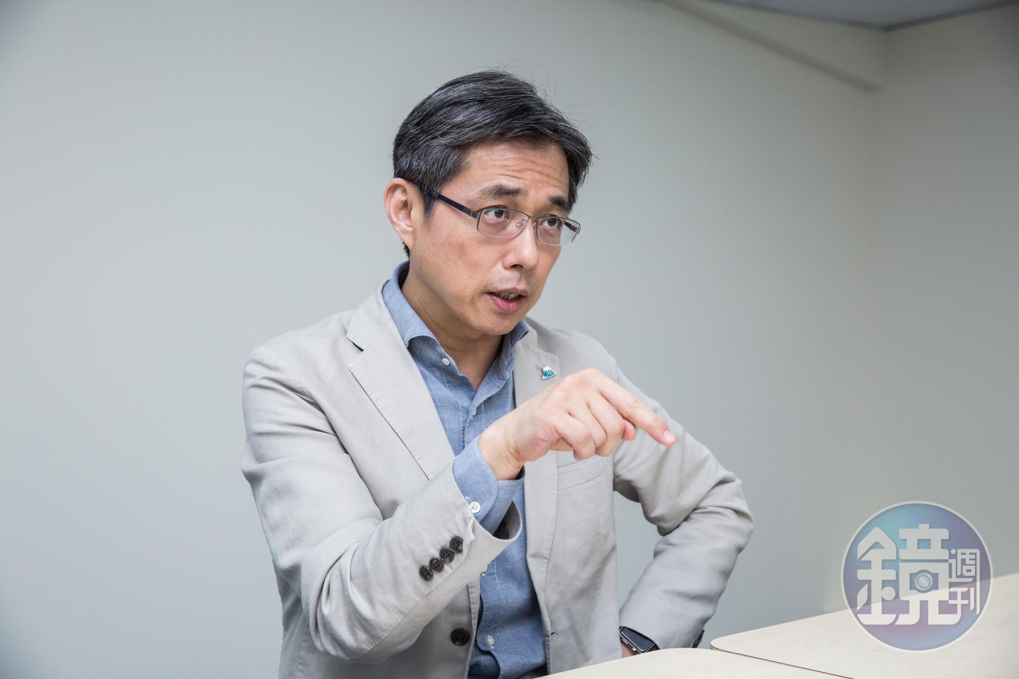 認真且靈活的性格特質，讓邱光隆從業務、採購一路晉升為成功的企業經理人。