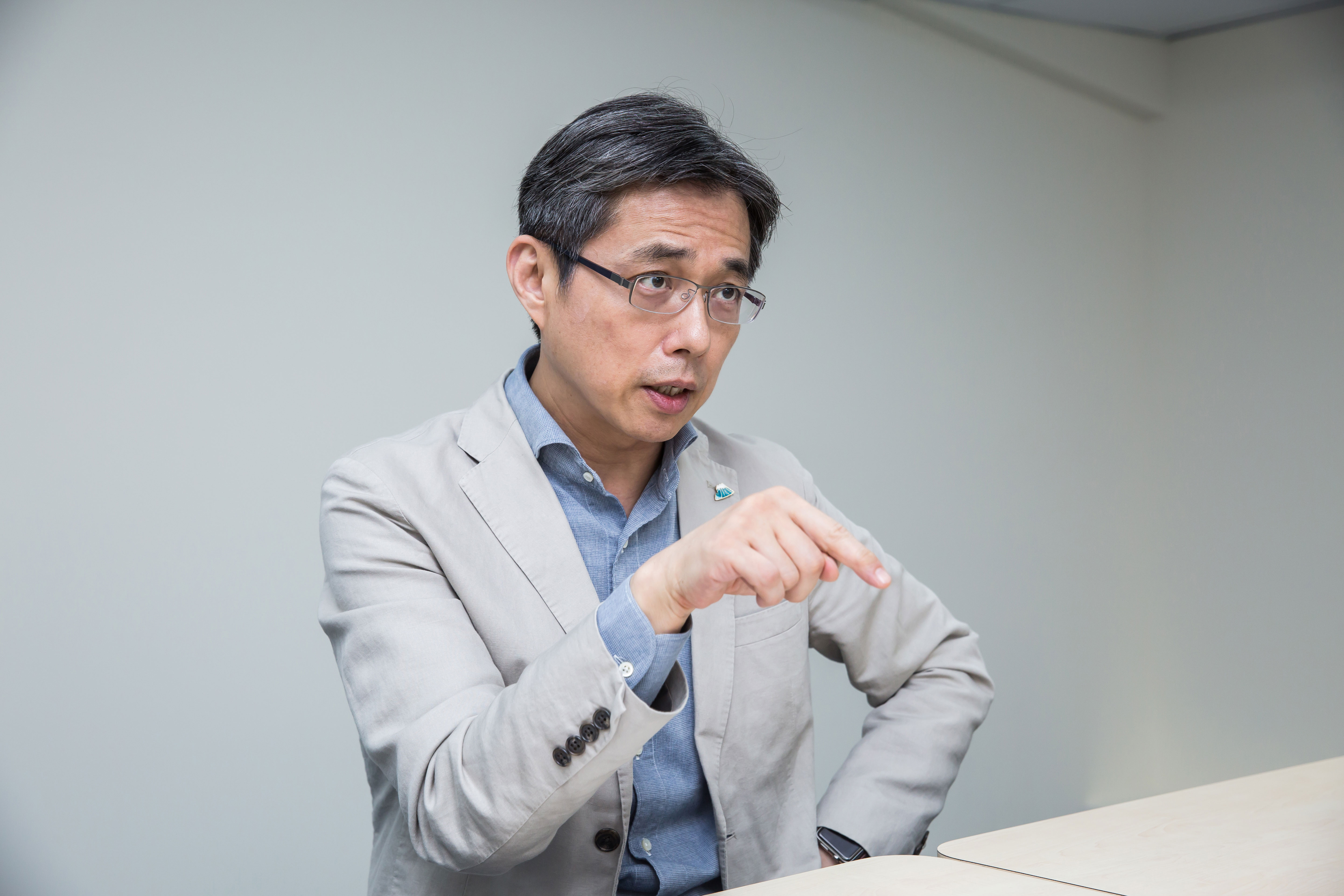 認真且靈活的性格特質，讓邱光隆從業務、採購一路晉升為成功的企業經理人。