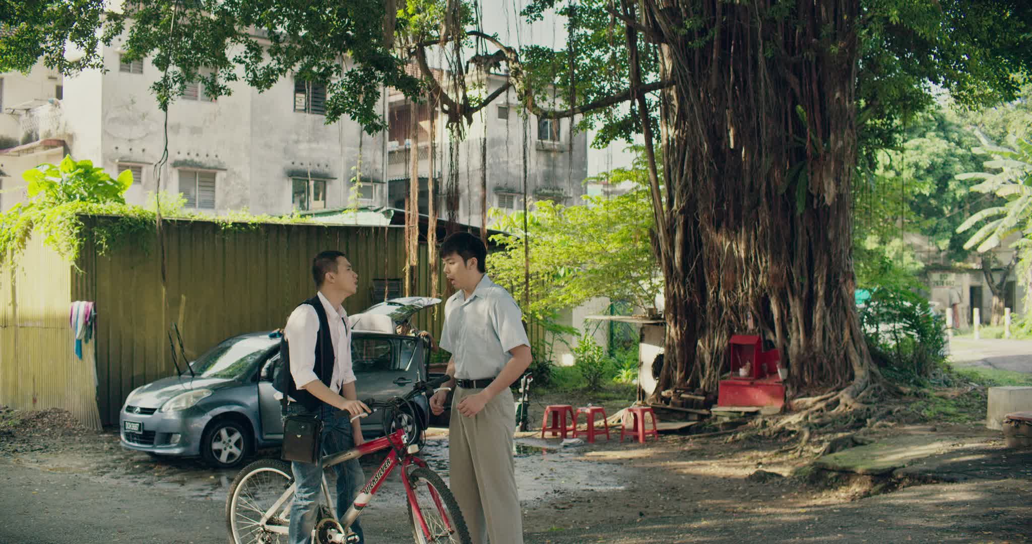 溫馨親情片《光》兄弟兩人相依為命，挑起照顧哥哥責任的弟弟從不放棄哥哥，手足之情令人動容。（滿滿額娛樂提供）