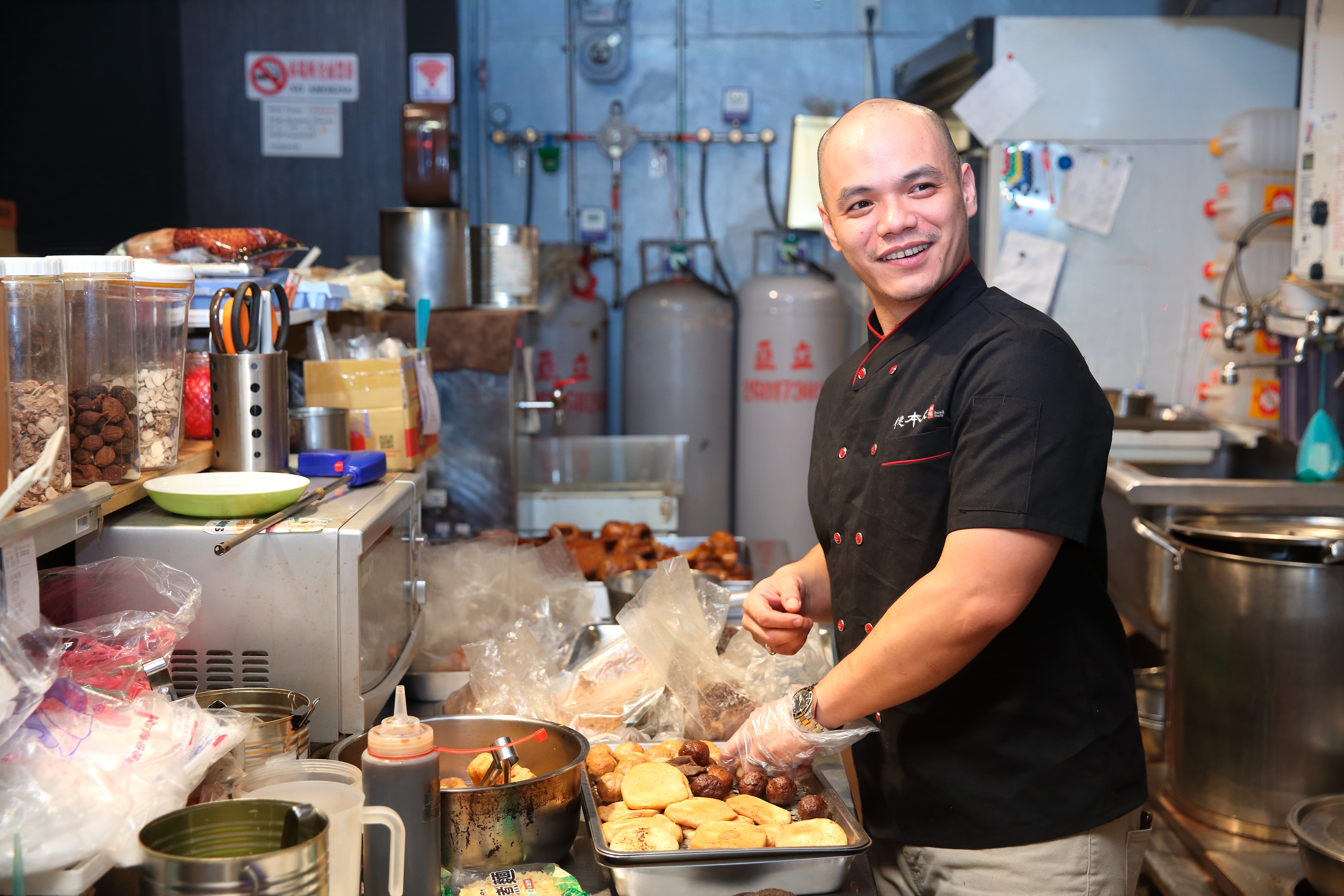 在監獄11年，曾煥宇出獄後不想再浪費任何時間，第三天就找到工作。