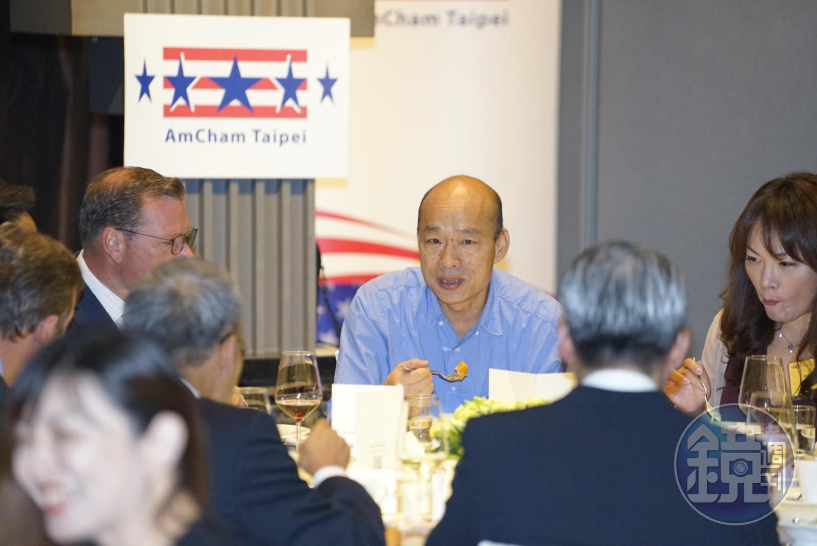 高雄市長韓國瑜原定10點30分要與日本外賓進行會晤,但遲到了25分鐘,讓90位賓客尷尬空等。圖為韓國瑜昨日出席美國商會演講。