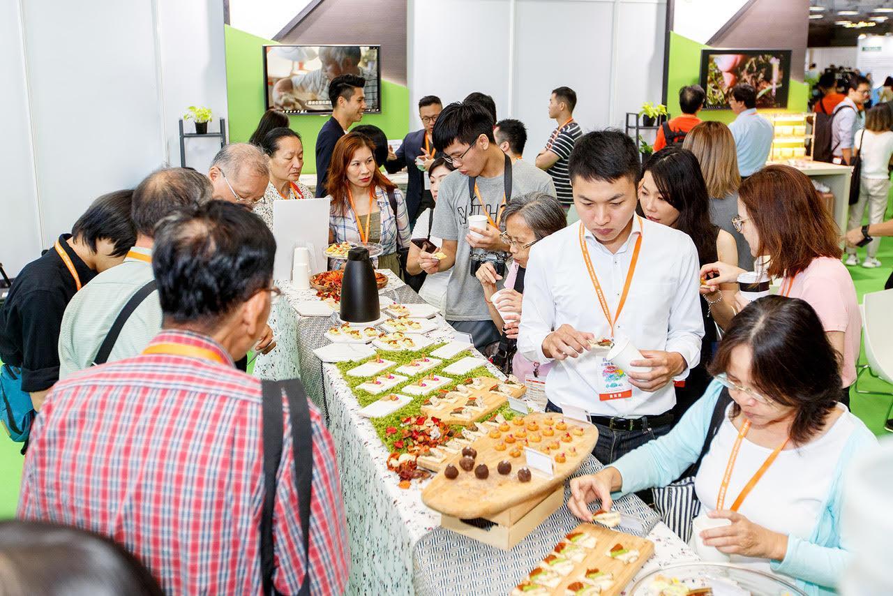 好食好事基金會於阿里巴巴新創生態聚落節,供參展民眾體驗創新料理,現場氣氛熱絡。