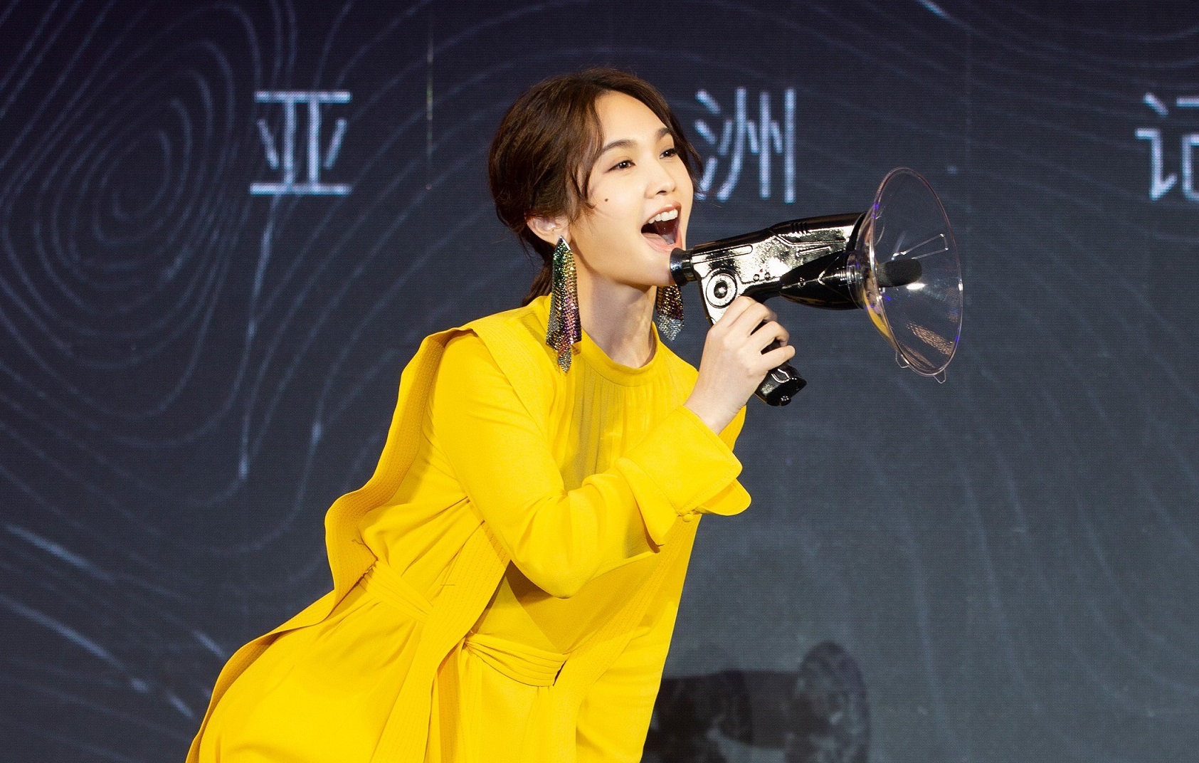 楊丞琳大方分享婚事進度，希望2年內完成婚禮。（環球提供）