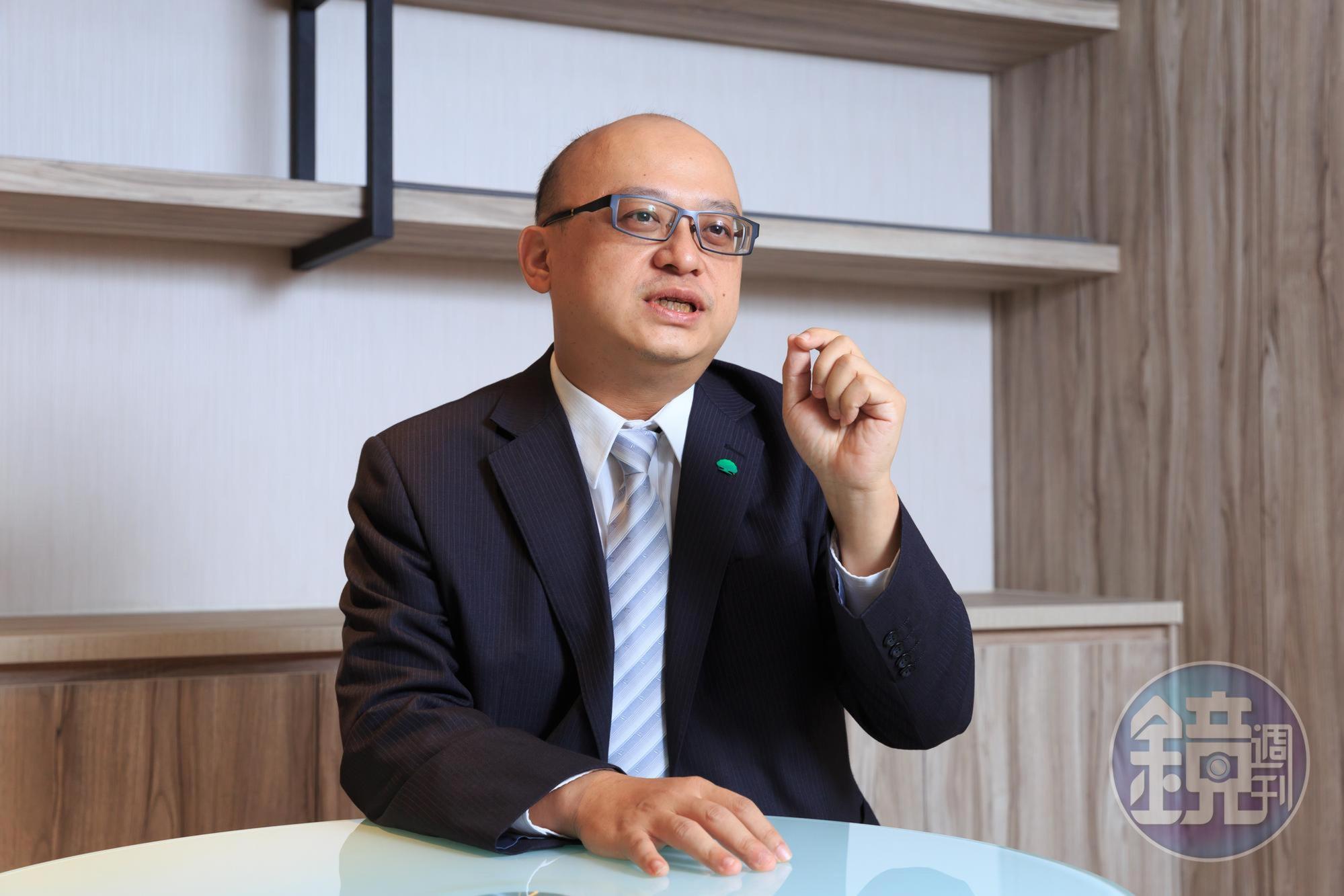 國泰臺灣低波動精選30基金經理人蘇鼎宇表示,要將股息當作震盪行情下的保護傘,就要先降低股價波動性。