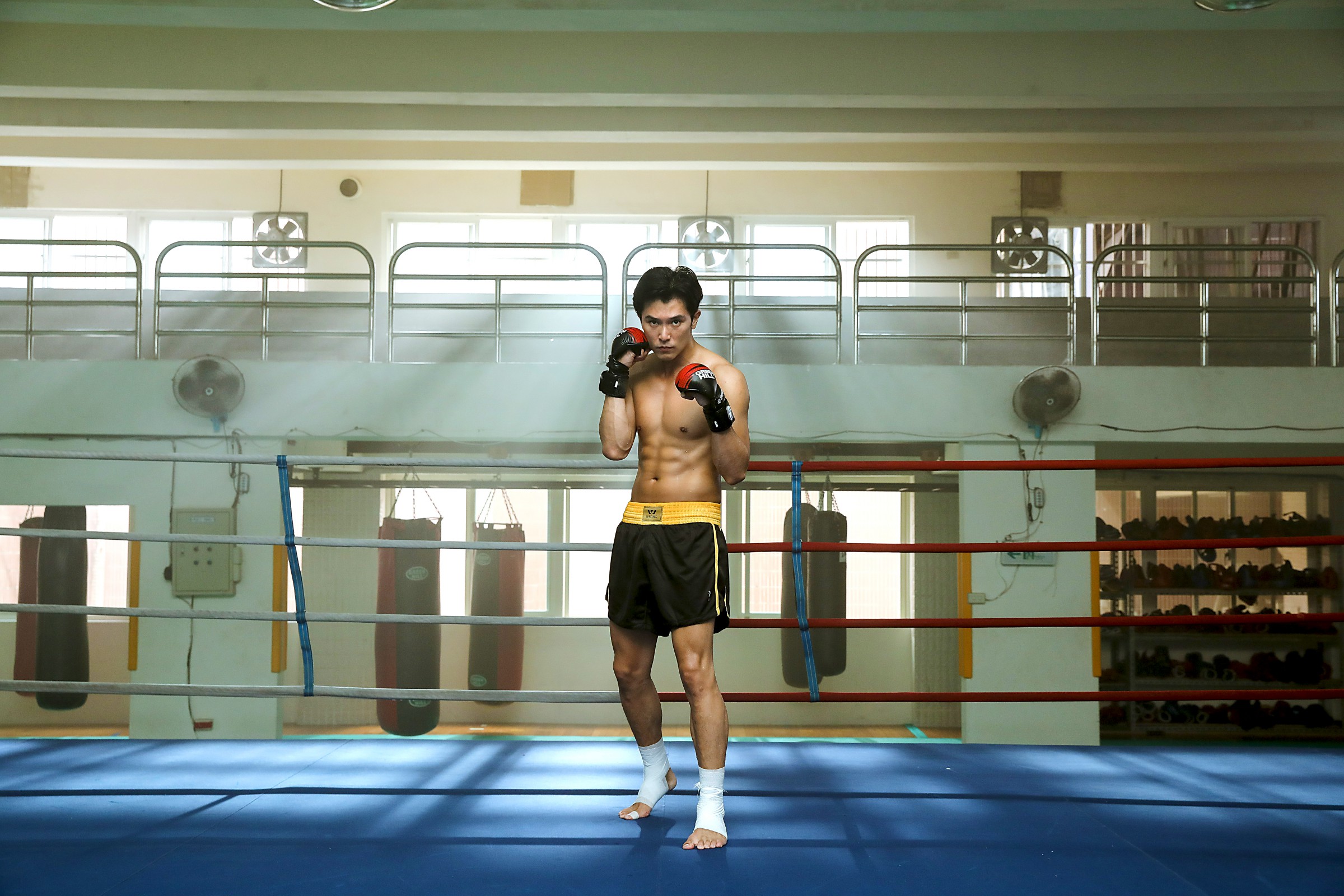 邱澤為戲練出一塊一塊的腹肌，一切都是為了戲中的武術打鬥。（甲上提供）