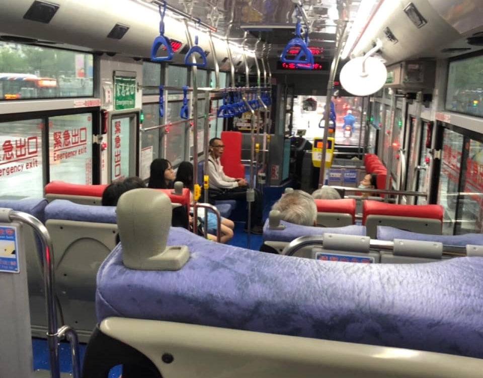 李妍憬返台感受到處都充滿濃濃的人情味，讓她忍不住於臉書po文直呼「發現很多愛」。（翻攝自李妍憬臉書）