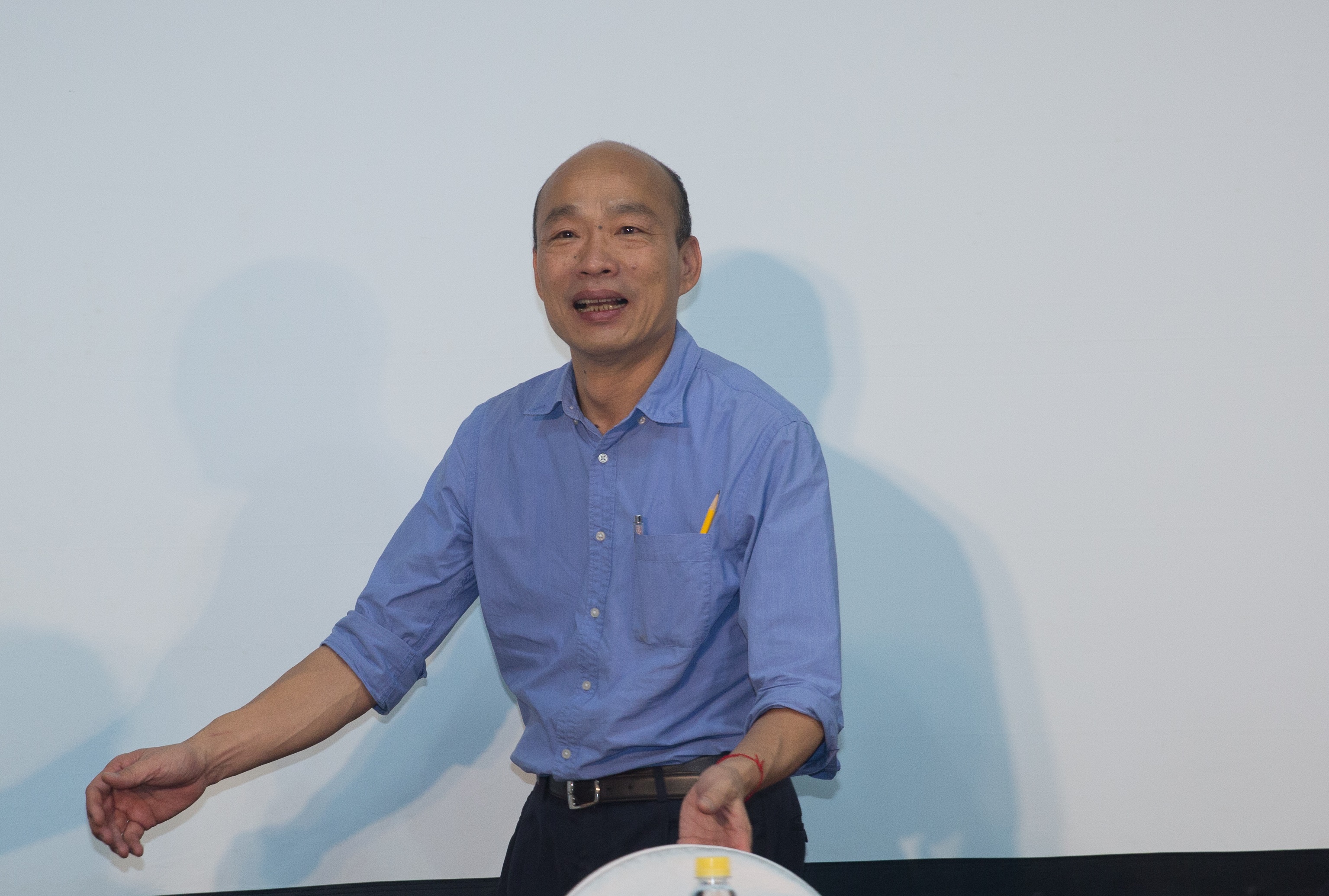 名嘴謝寒冰再開直播苦勸高雄市長韓國瑜（圖）應調整腳步。