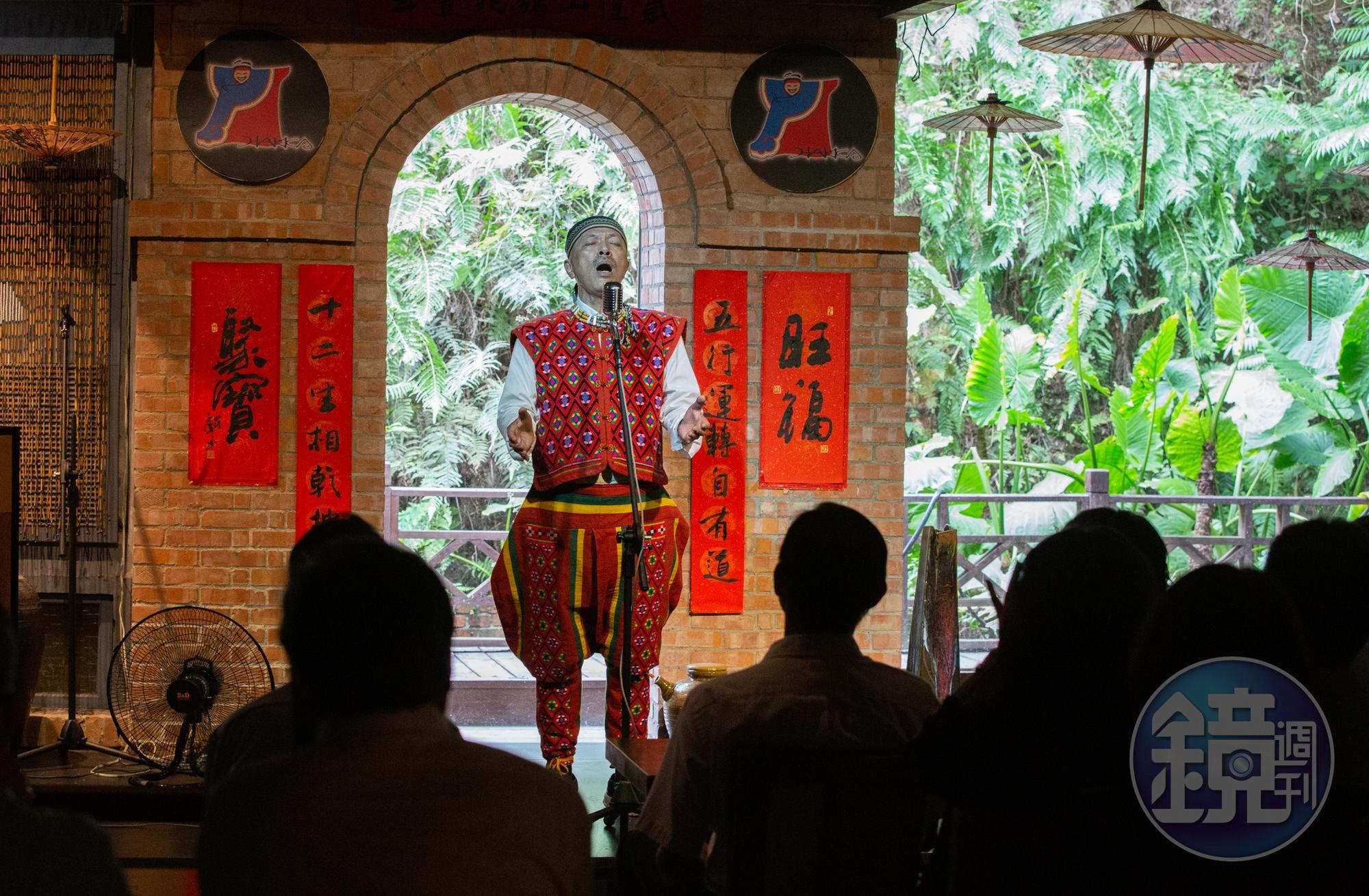 南賢天曾以素人歌手身分,受邀到國家音樂廳演出,力馬生活工坊團客用餐後可欣賞1小時音樂饗宴,成為餐廳的一大賣點。