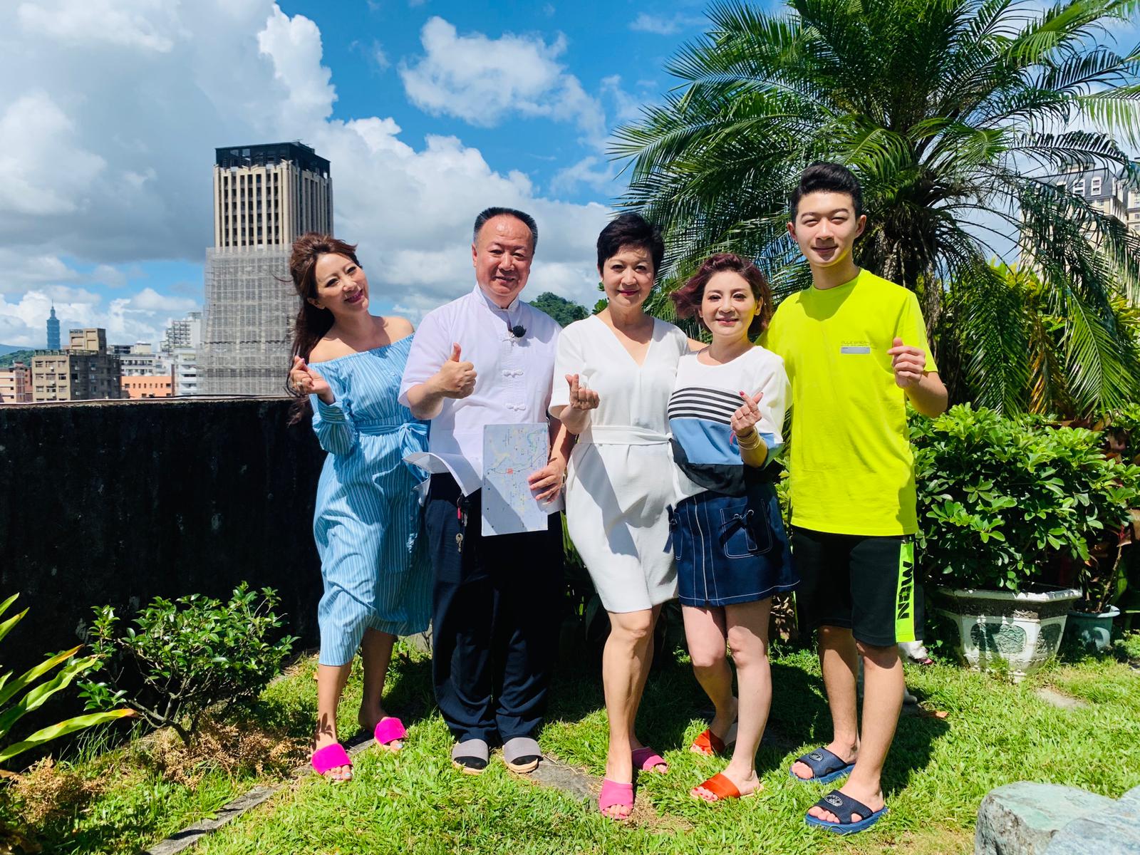 崔佩儀以「花系列」電視劇女主角走紅，之後嫁給韓裔美國人，並育有一子。（緯來提供）