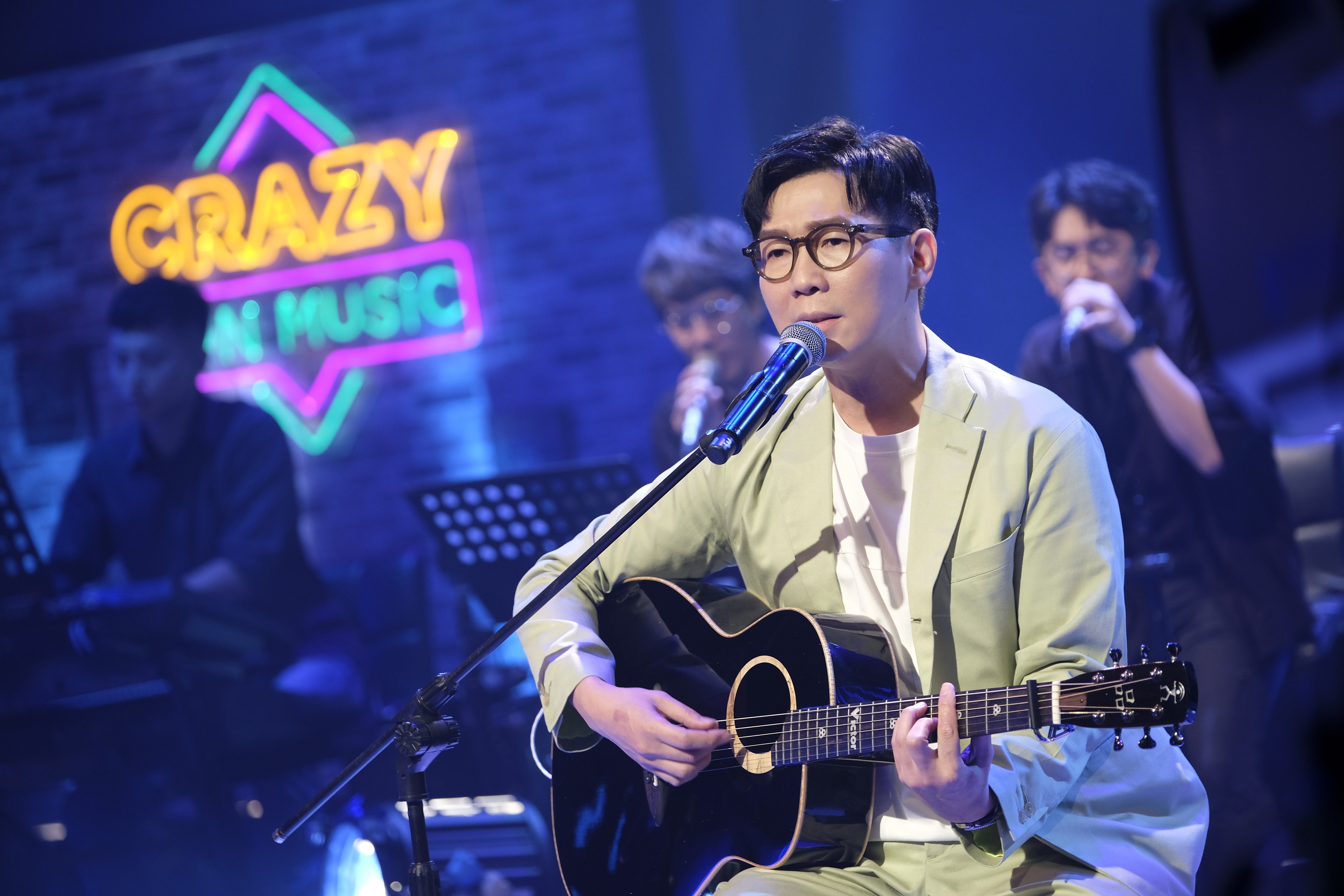 品冠原音重現20多年前風靡華語歌壇的金曲〈掌心〉。（八大提供）