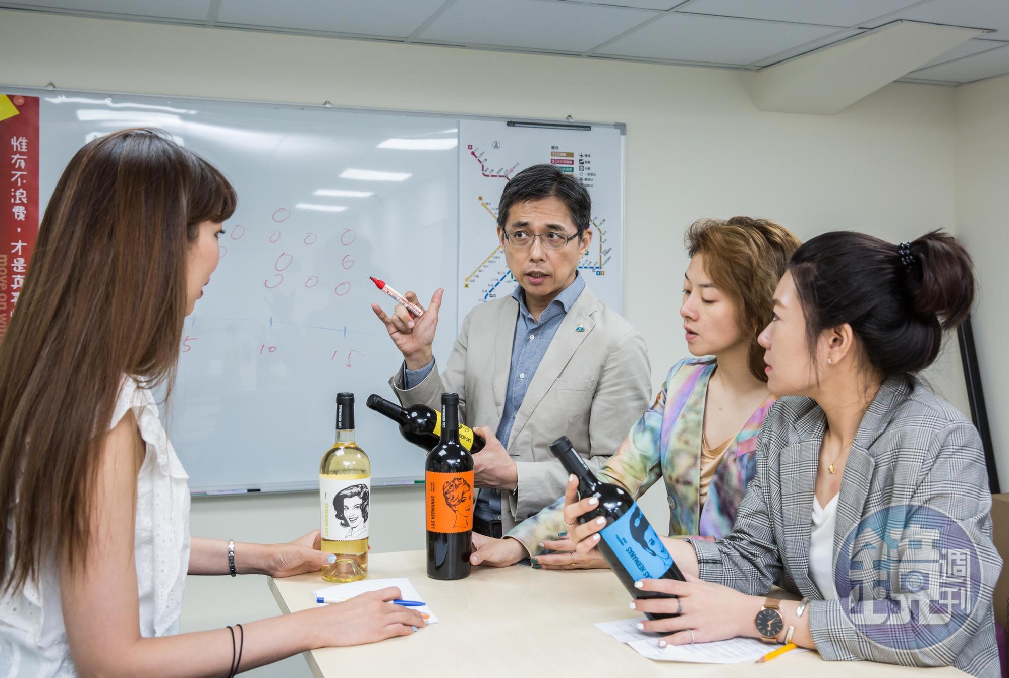 美廉社自己引進國外的葡萄酒、啤酒，價格便宜，已是最熱賣商品。