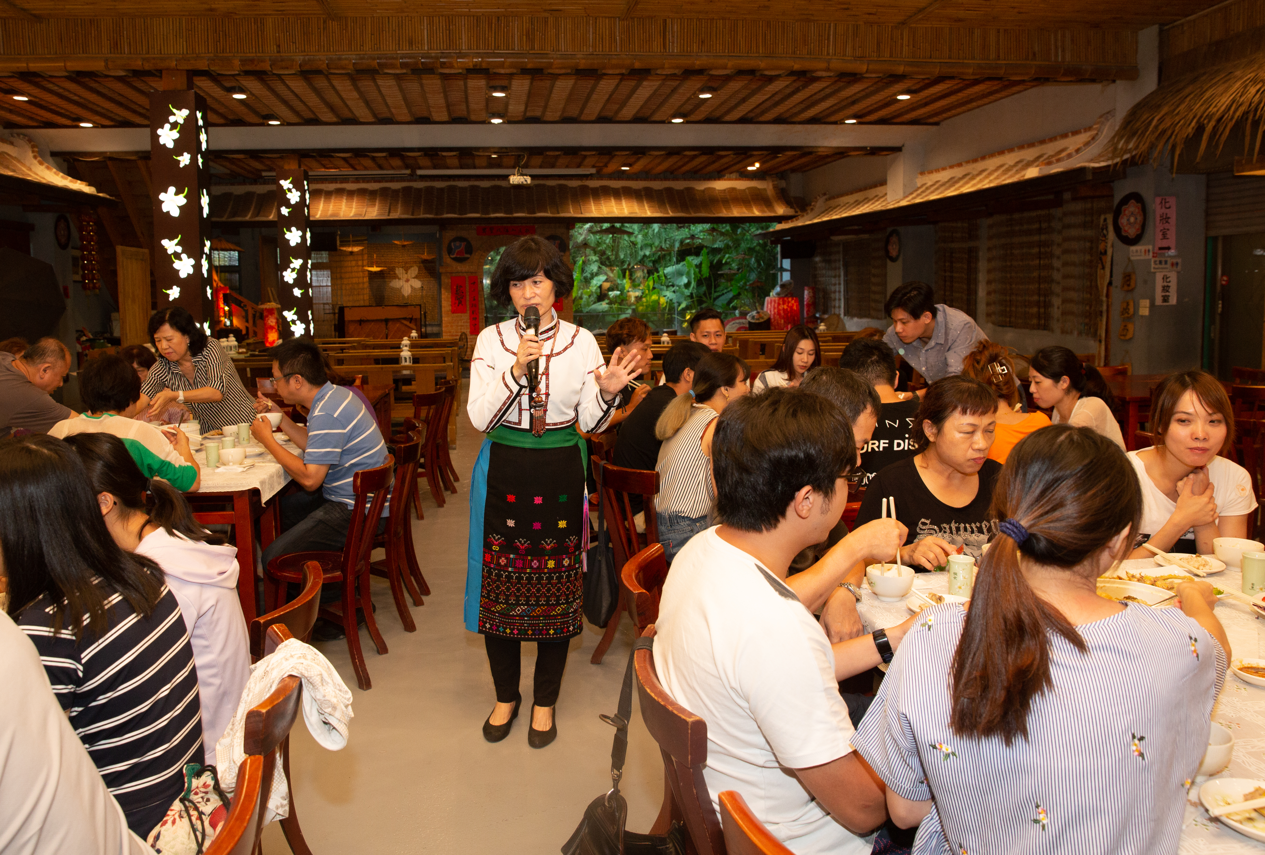 力馬生活工坊主打無菜單料理，藉由張秀娥的解說，每道菜都被寄予深厚意涵，別具一番滋味。