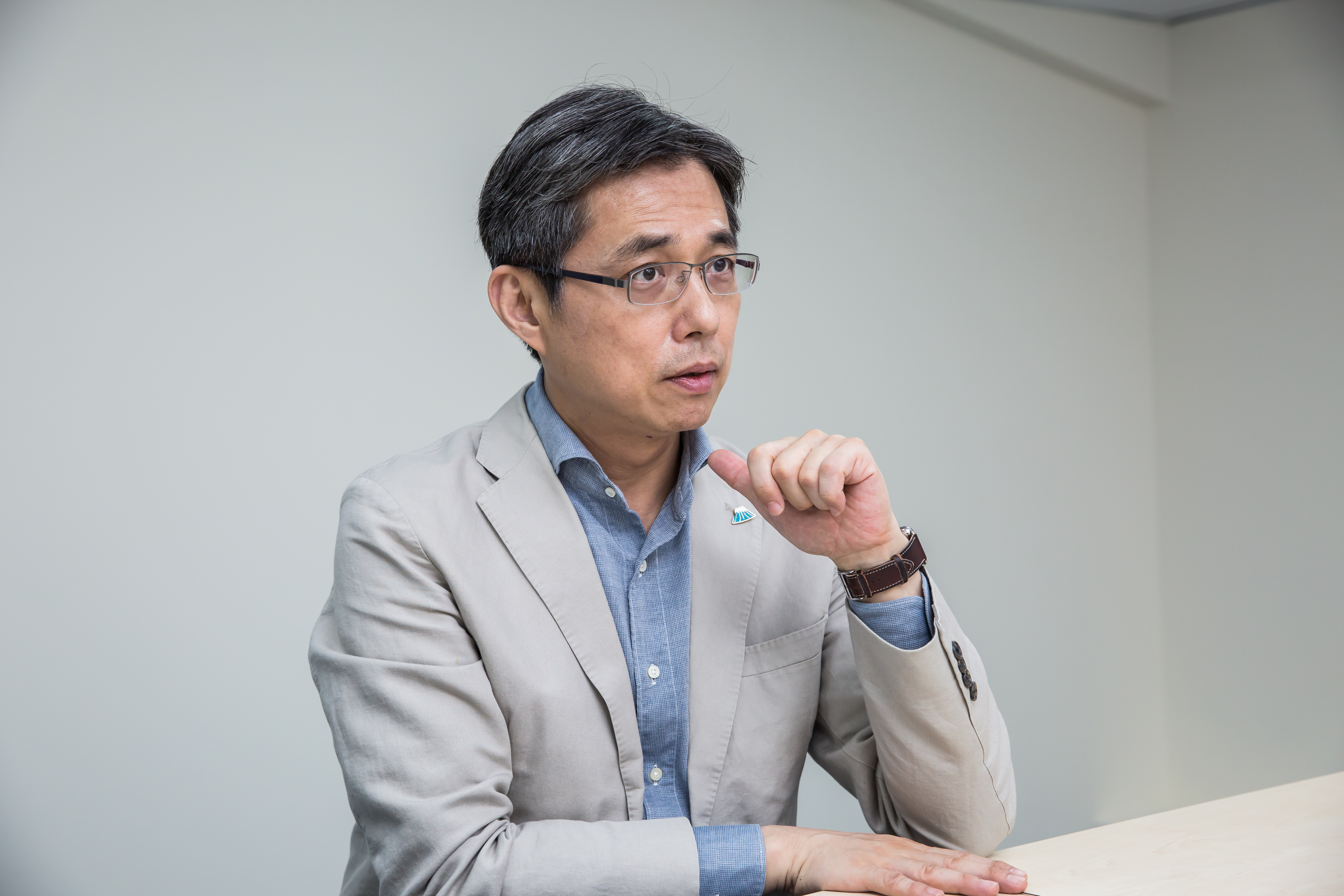 認真且靈活的性格特質，讓邱光隆從業務、採購一路晉升為成功的企業經理人。