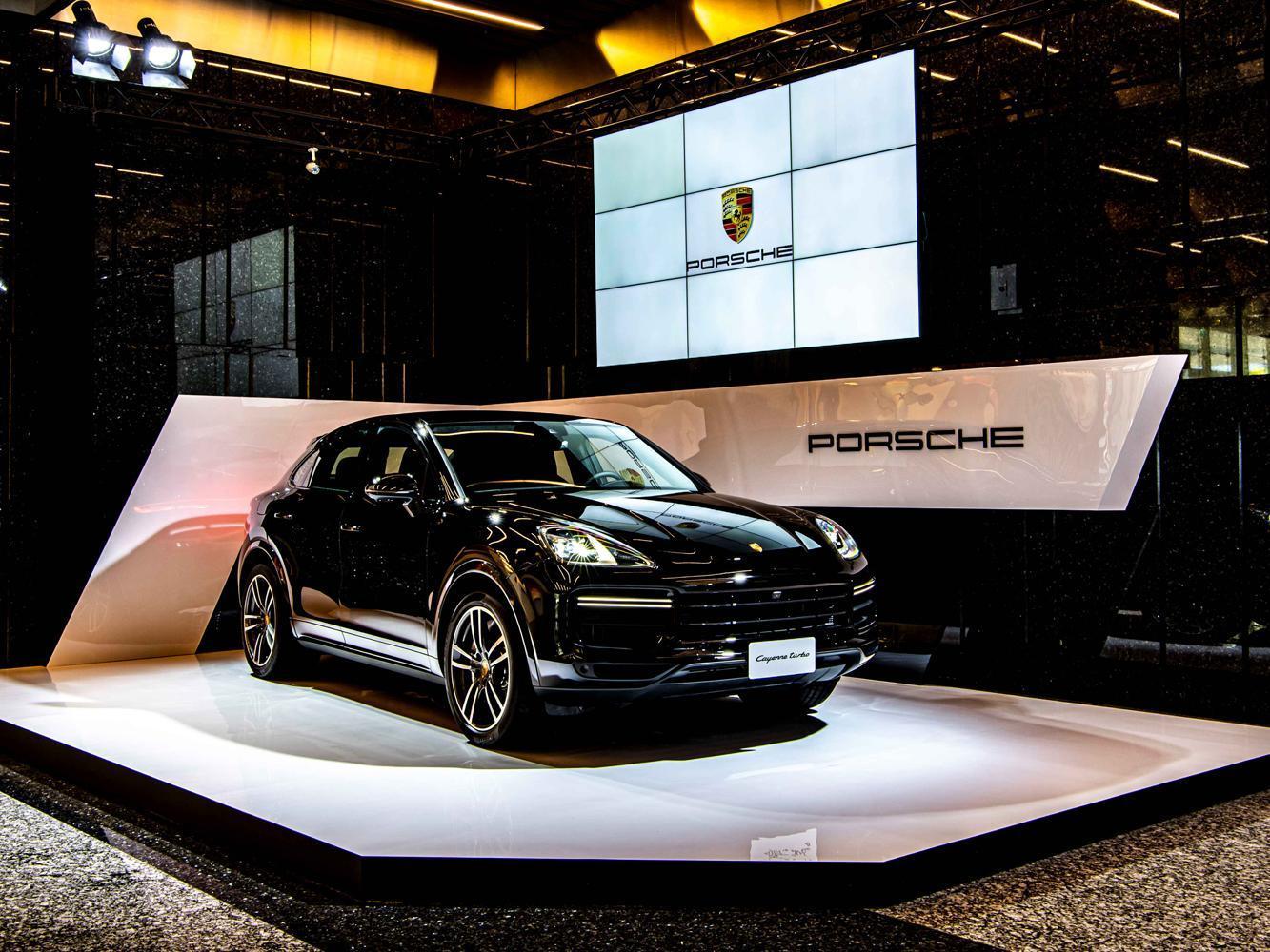 The new Cayenne Coupé結合Cayenne車系所有科技優勢,搭配全新造型設計讓新車具備更前衛、更具跑格且更動感。