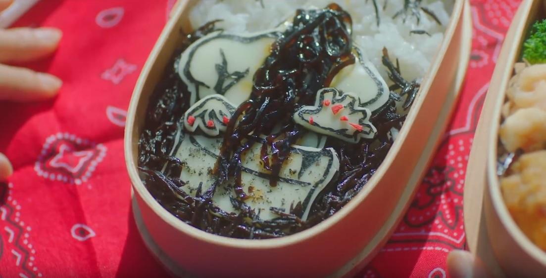 「貞子便當」充滿怨念,且也很逼真。(甲上提供)