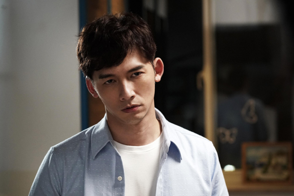 溫昇豪不計酬勞接演台劇《俗女養成記》，上工前晚還腸胃炎掛急診。（百戲電影提供／王志偉攝）