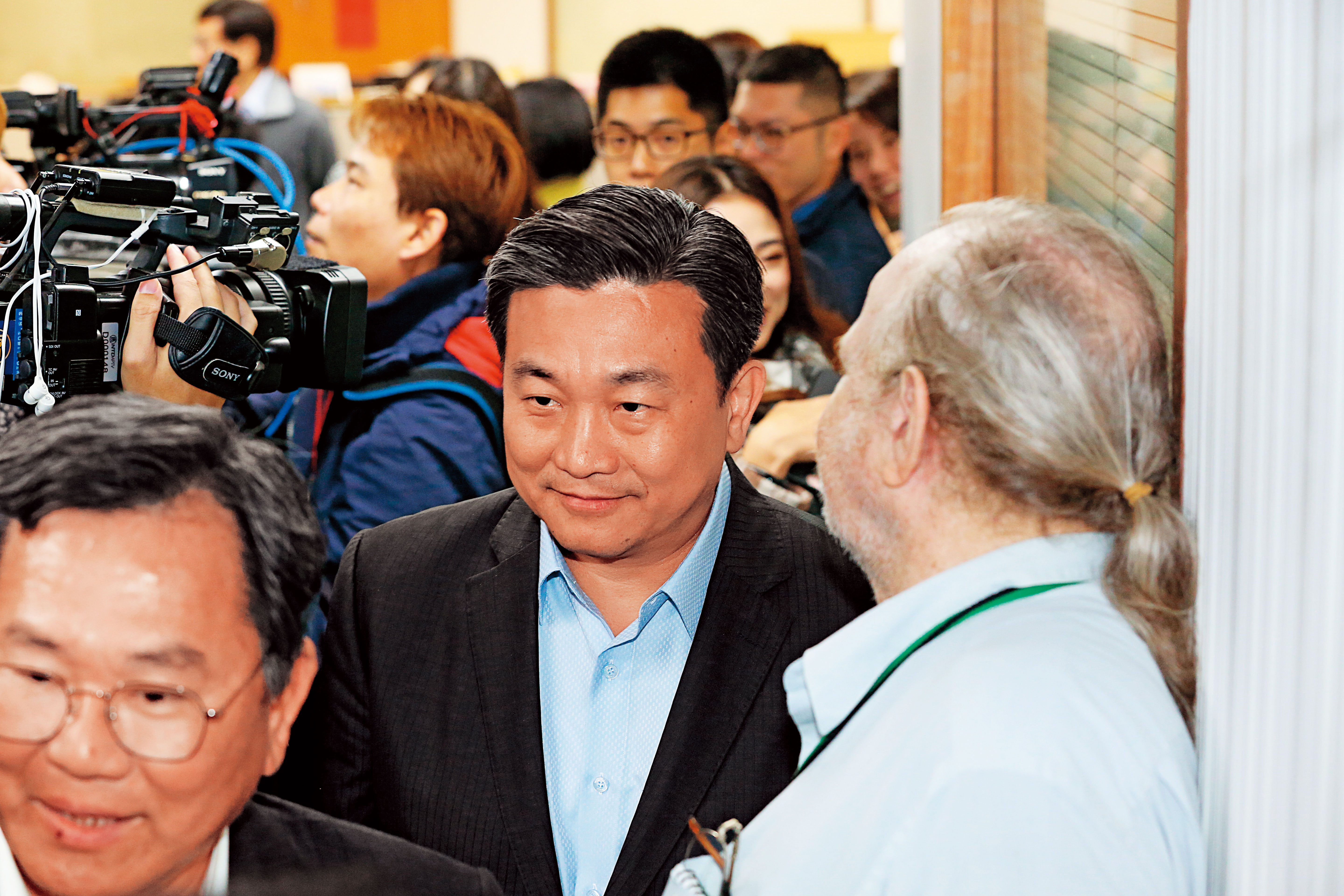 民進黨立委王定宇本月14日在中常會批黨中央人事「小圈圈任命」,還當場怒辭中常委。