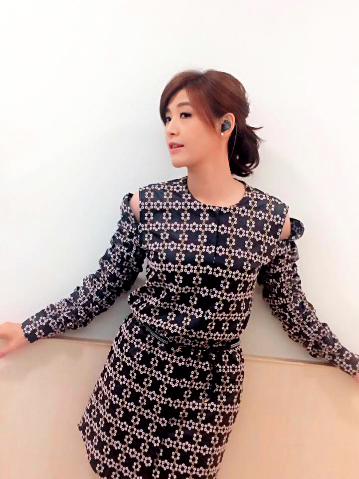 蘇慧倫45歲時高齡剖腹產子，之前傳出老公酒後嘆撐不下去，被蘇慧倫經紀人駁：「空穴來風」。（翻攝自蘇慧倫臉書）
