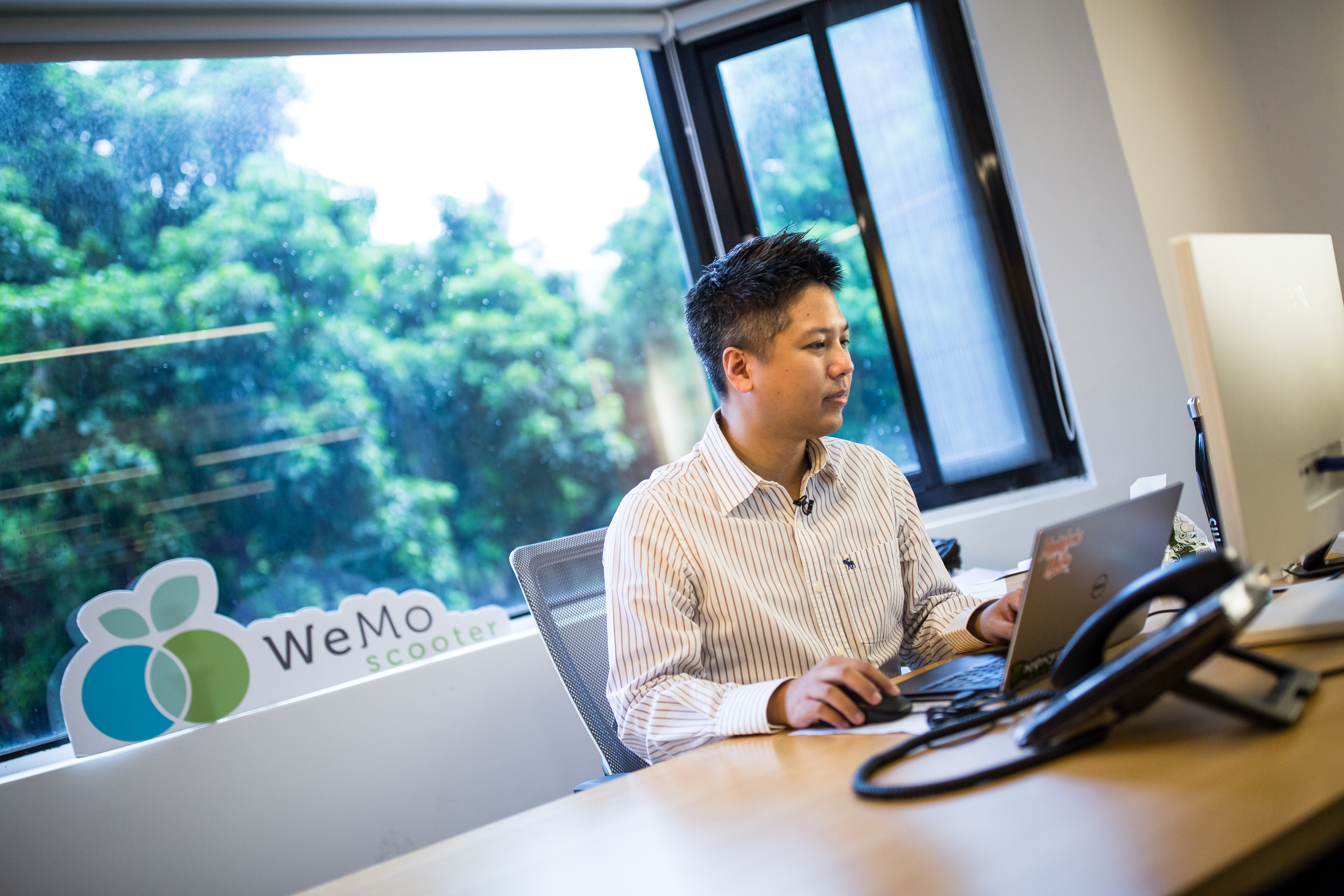 吳昕霈2015年毅然決然捨棄600萬年薪，回台創立WeMo Scooter。 