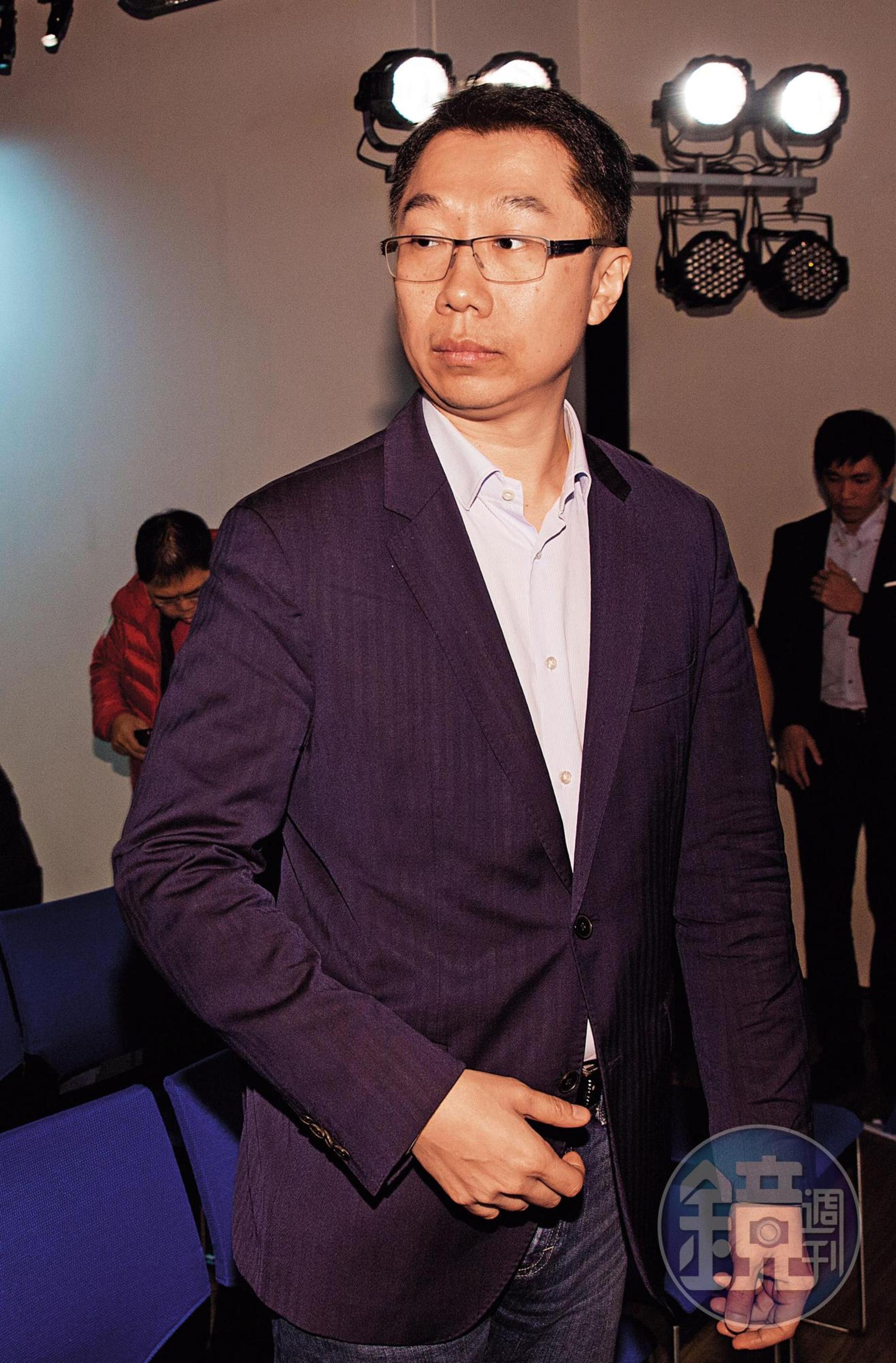 郭台銘兒子郭守正近日向友人證實「確定不會等換瑜了」,透露郭董已下決心脫黨參選。