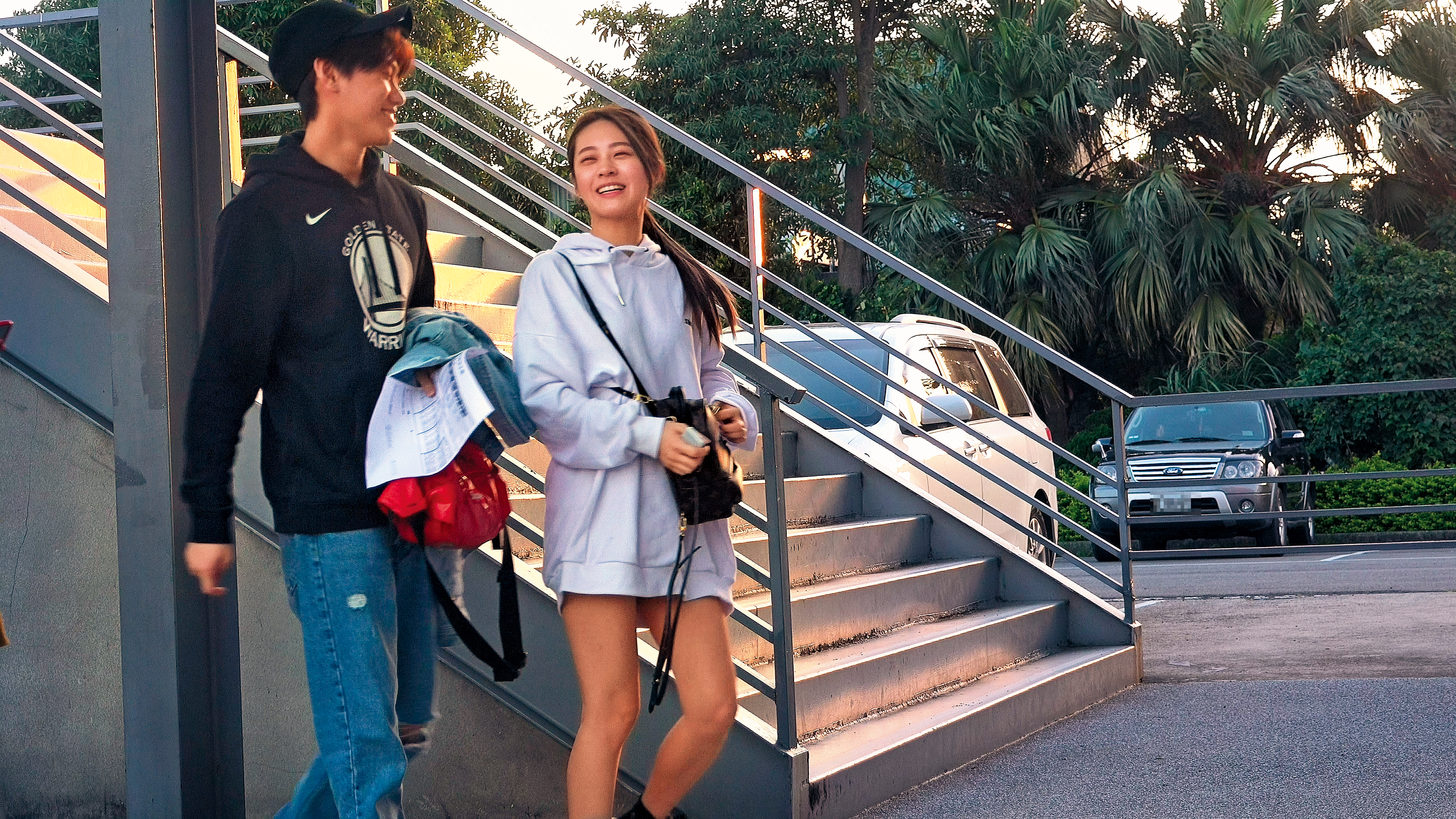 毛弟曾被本刊直擊與張語噥開心玩卡丁車。