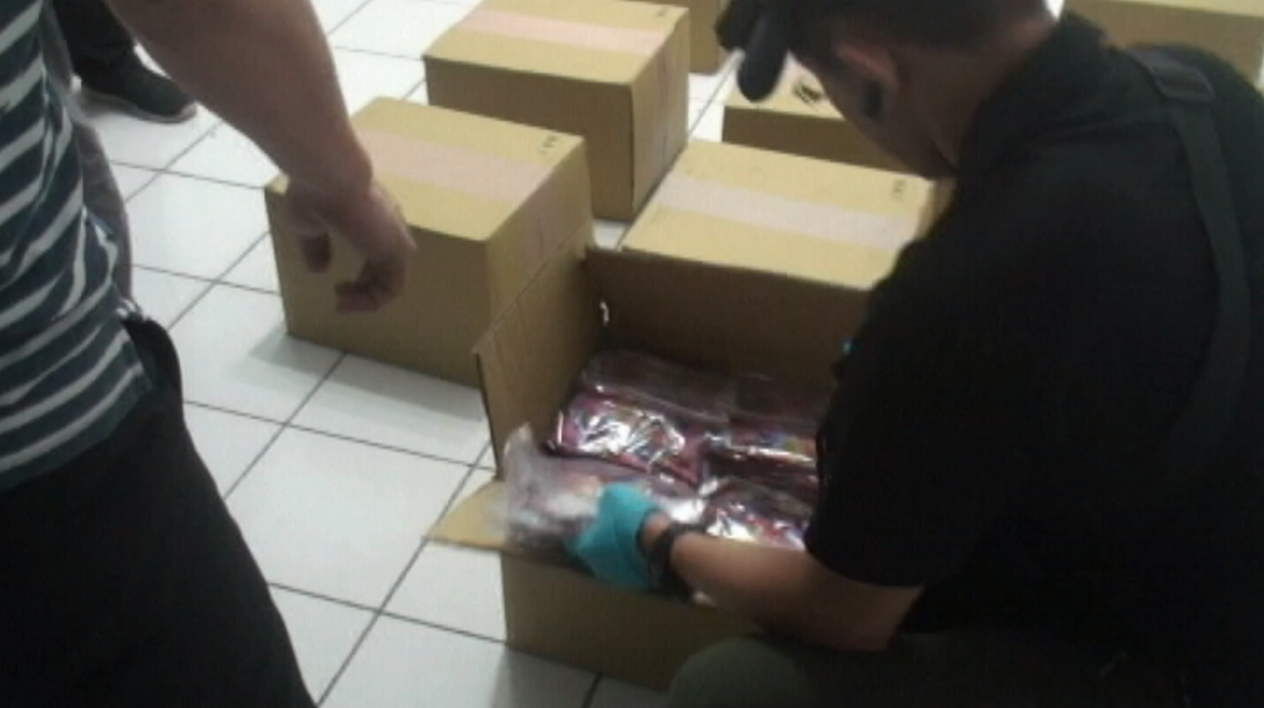 警方在基隆查獲大型毒品分裝場。（刑事局提供）