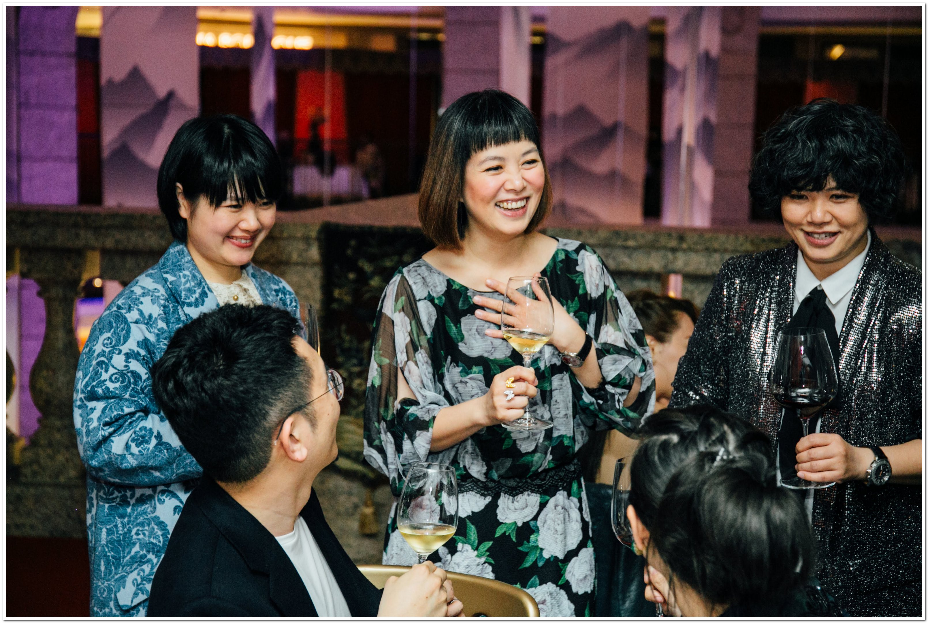 在梁家三姊妹分工合作下，BELLAVITA去年營業額逼近百億。