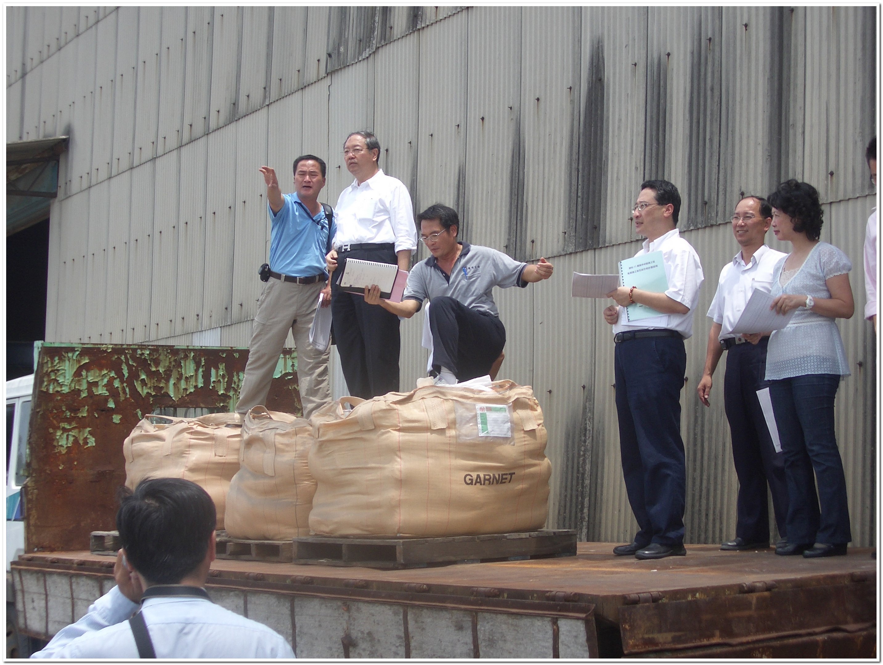 為了讓BELLAVITA完美呈現，梁次震也親自監工。