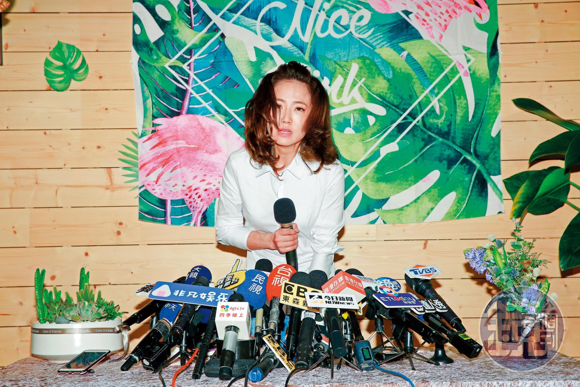 謝忻近日終於現身道歉,相較阿翔還有夥伴浩子陪伴,謝忻顫抖承擔,反倒引起網友同情。