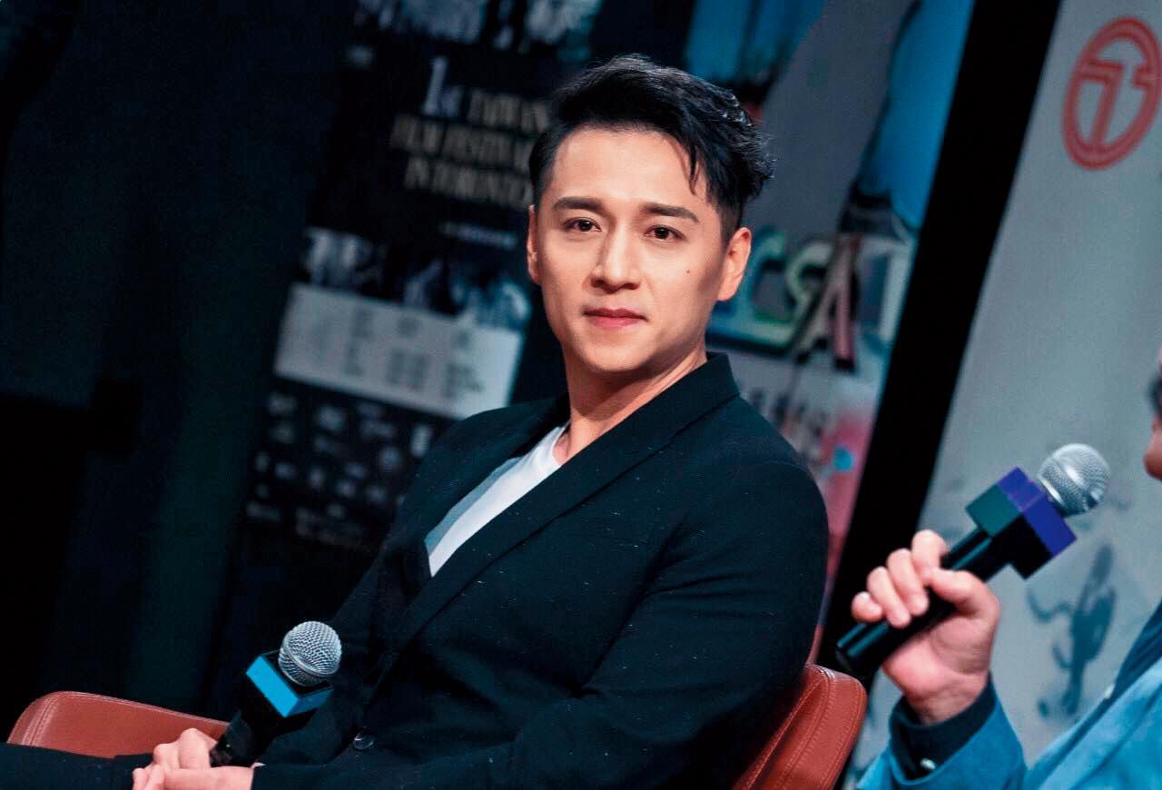 鄭人碩與小薰穩交中。(翻攝鄭人碩FB)