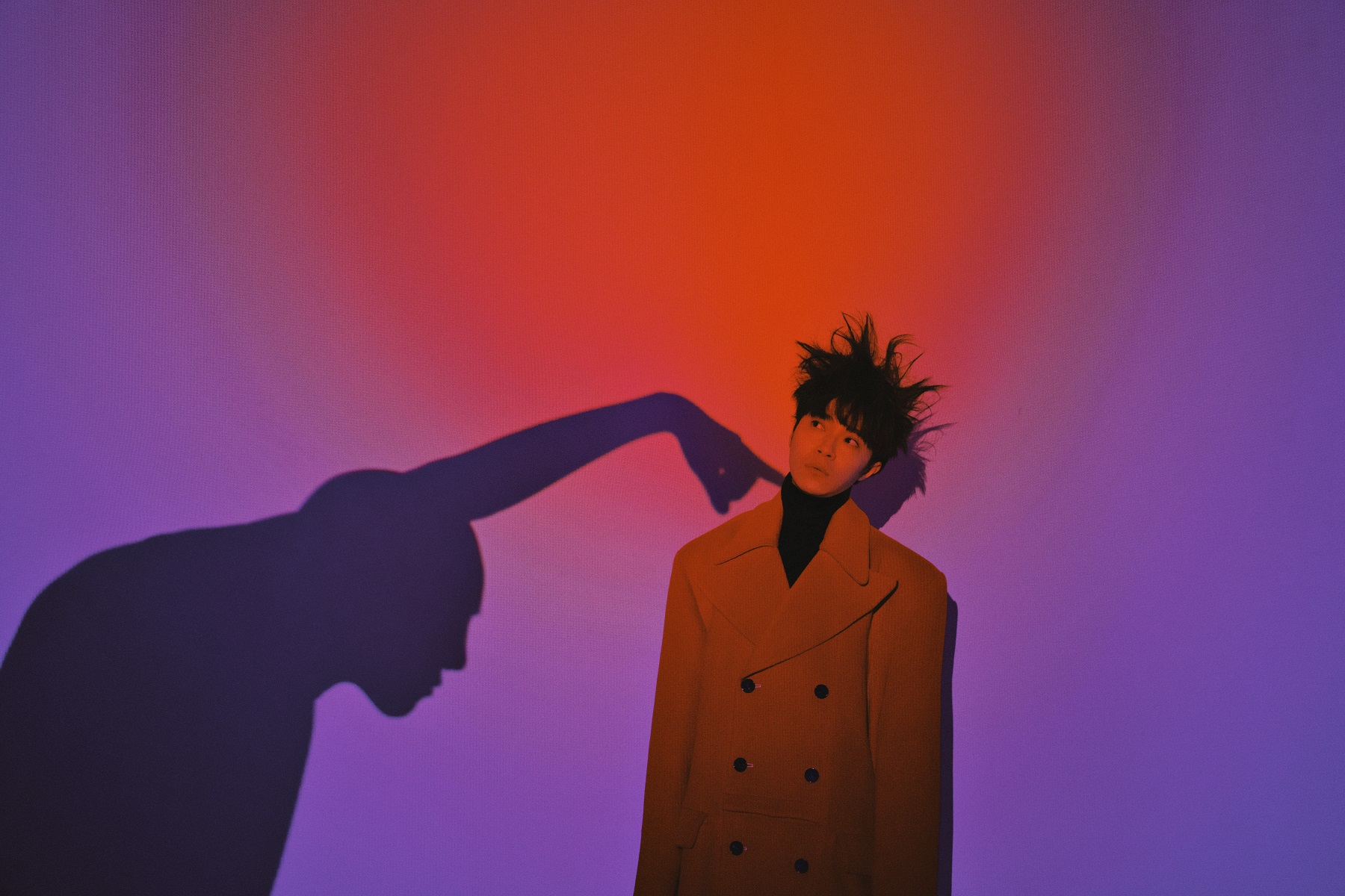 吳青峰的新專輯預購中，封面風格視覺風格強烈。（環球音樂提供）