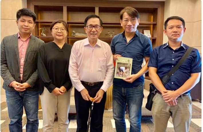 時力黨主席徐永明率領時力決策委員拜會前總統陳水扁。（翻攝陳水扁臉書）