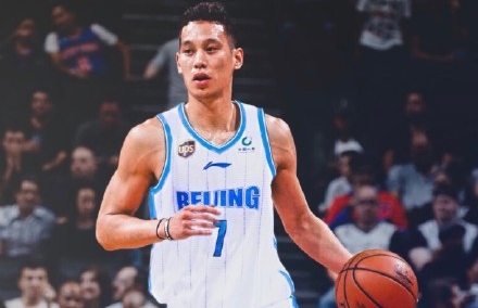 CBA驚傳震撼彈，中國大陸籃球知名記者賈磊爆料，北京首鋼正式簽約林書豪，將與先前加盟的台將周儀翔組成「豪翔連線」。（翻攝自賈磊微博）