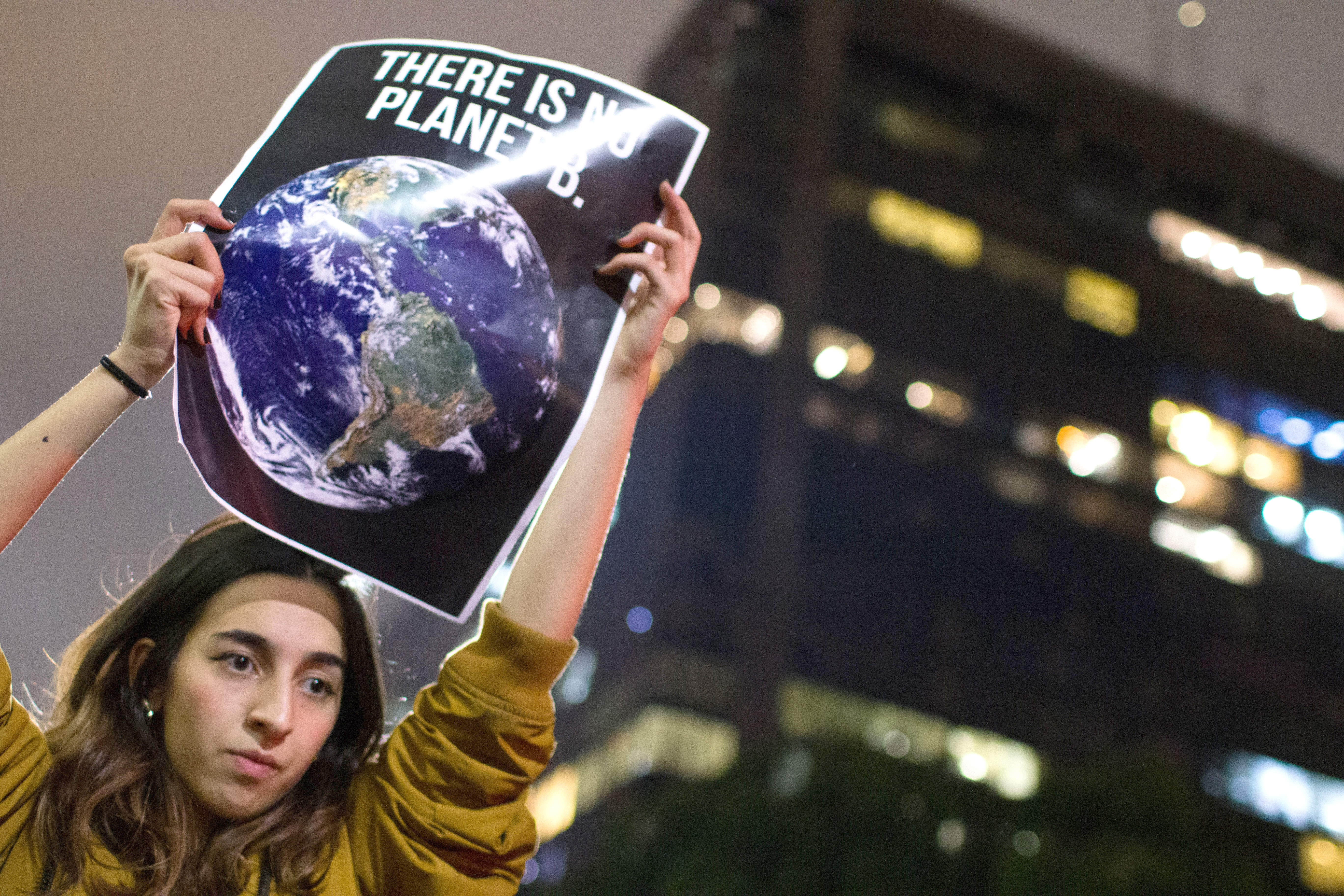 2019年8月23日起連續三天，巴西各地串聯集會譴責巴西總統波索納洛的環保政策，並呼籲保護亞馬遜的雨林生態。（東方IC）