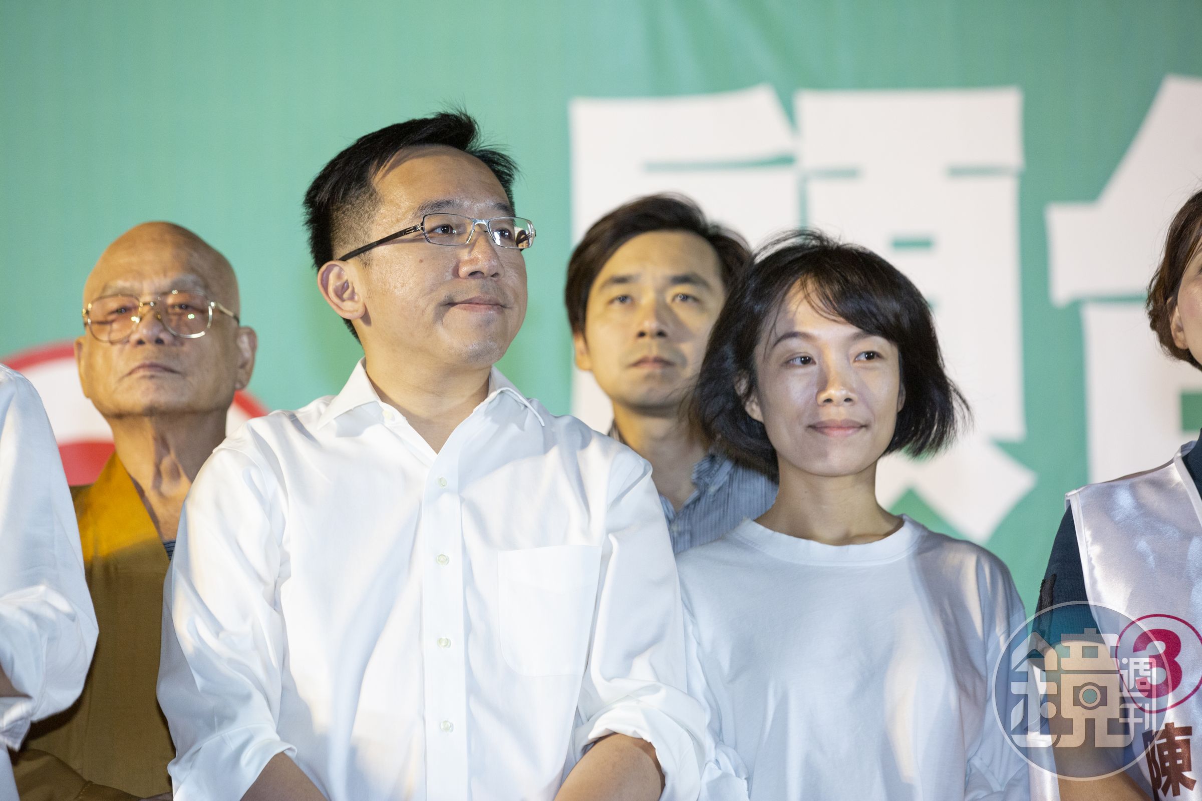 陳水扁搭乘空軍一號南下到台中替兒子陳致中下聘，遭質疑公器私用。