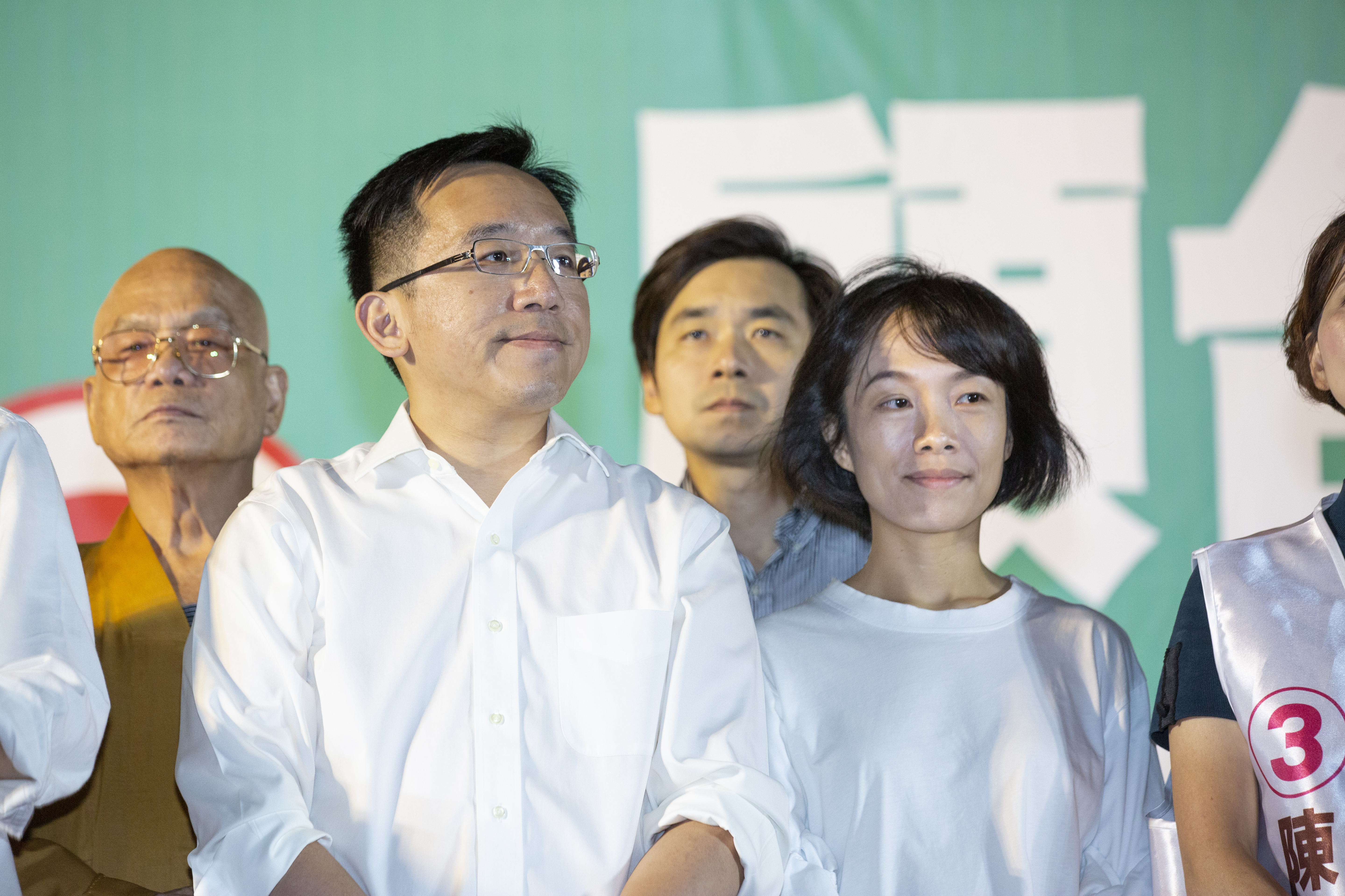 陳水扁搭乘空軍一號南下到台中替兒子陳致中下聘，遭質疑公器私用。