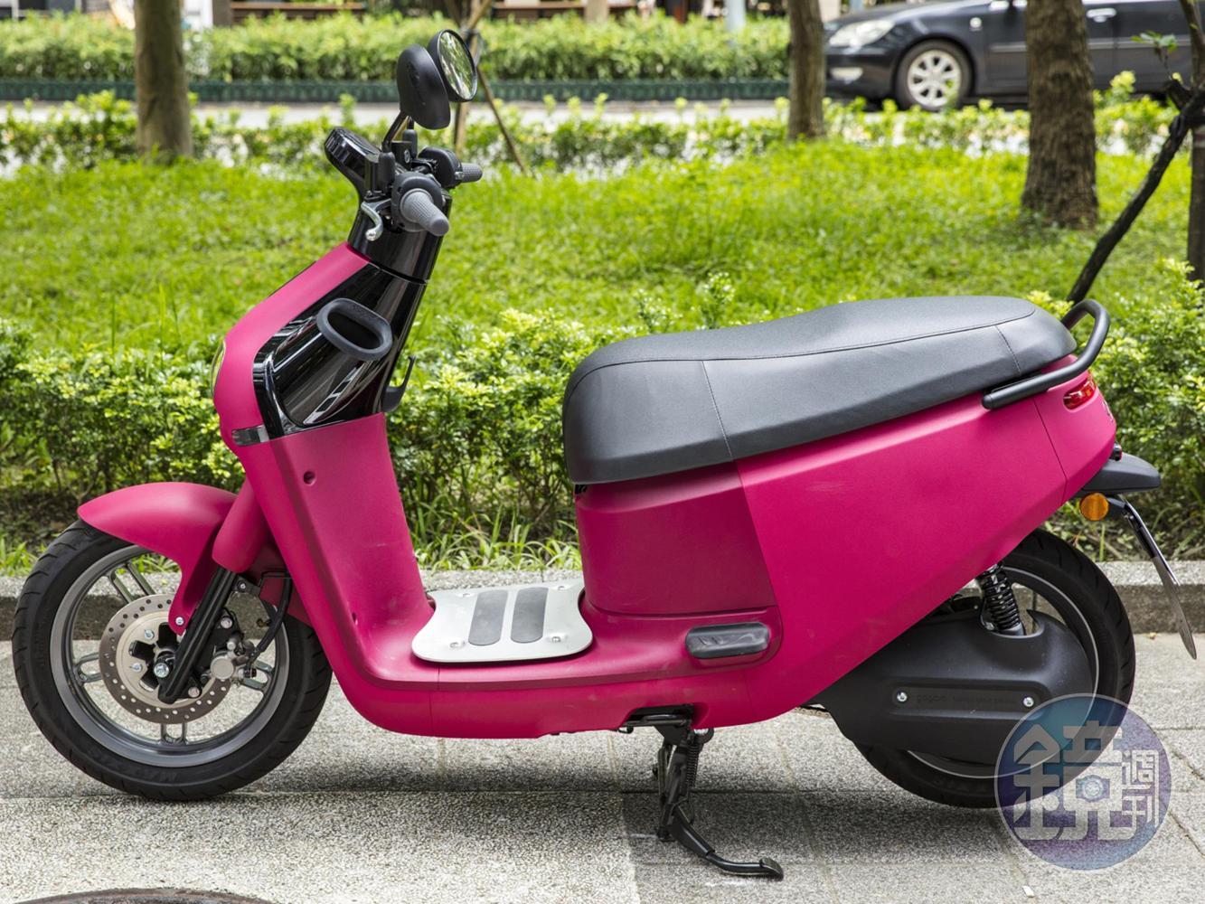 Gogoro 3車台乃是重新設計，長度縮短至1,850mm，軸距也縮短至1,298mm，車重（含電池）降至115kg。