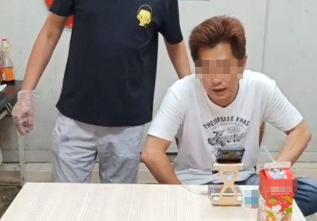 網購直播主吳小哲，昨（27日）在屏東開直播賣海鮮時，遭人強行擄走，被斷手腳後丟包。（翻攝吳小哲探險台臉書）