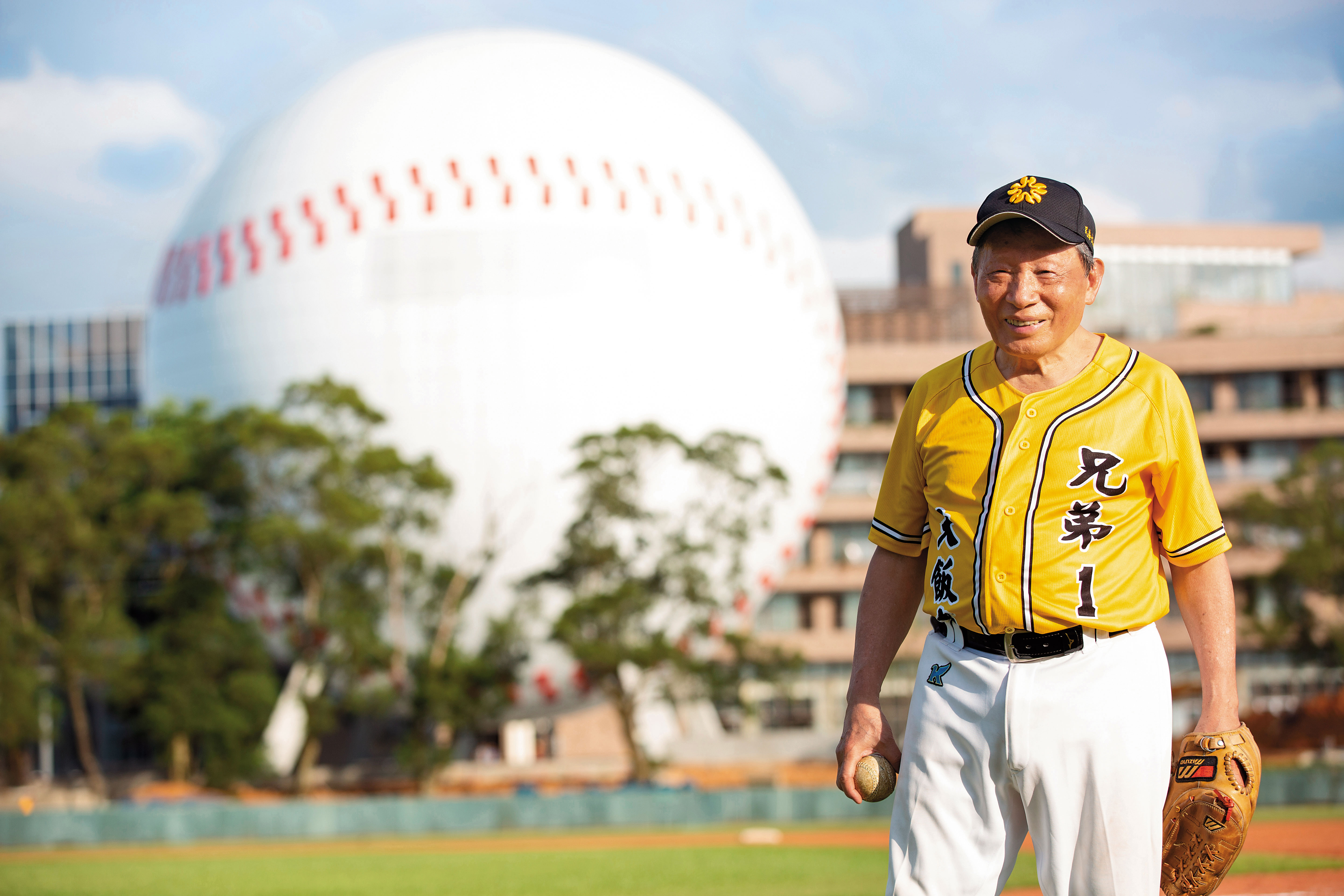 被喻為台灣職棒之父的洪騰勝，今年11月將推出全新品牌，以結合棒球名人堂的花園大飯店，再戰台灣觀光市場。