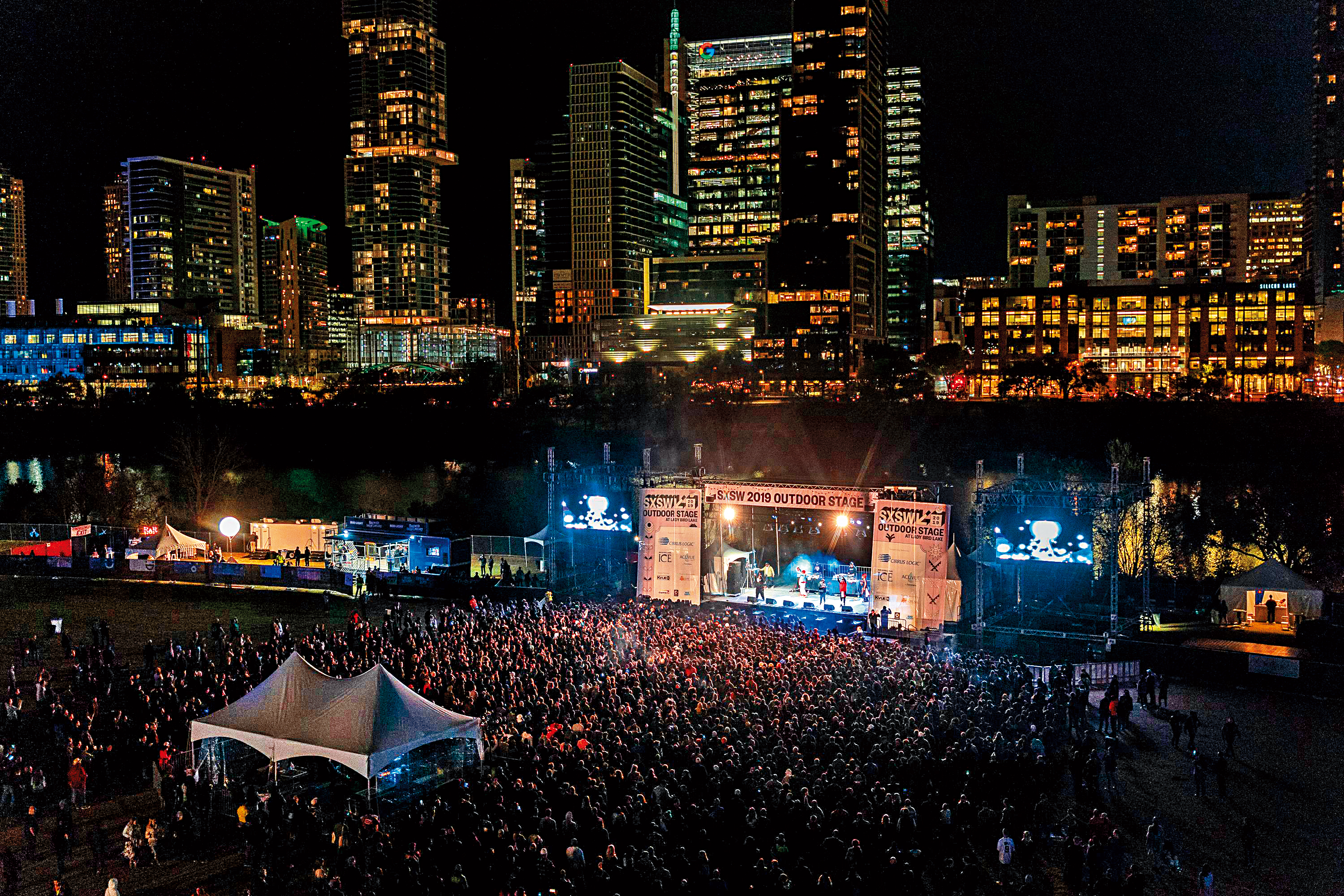 SXSW的表演場地不少,其中大型戶外舞台可以容納15,000人。(SXSW提供)