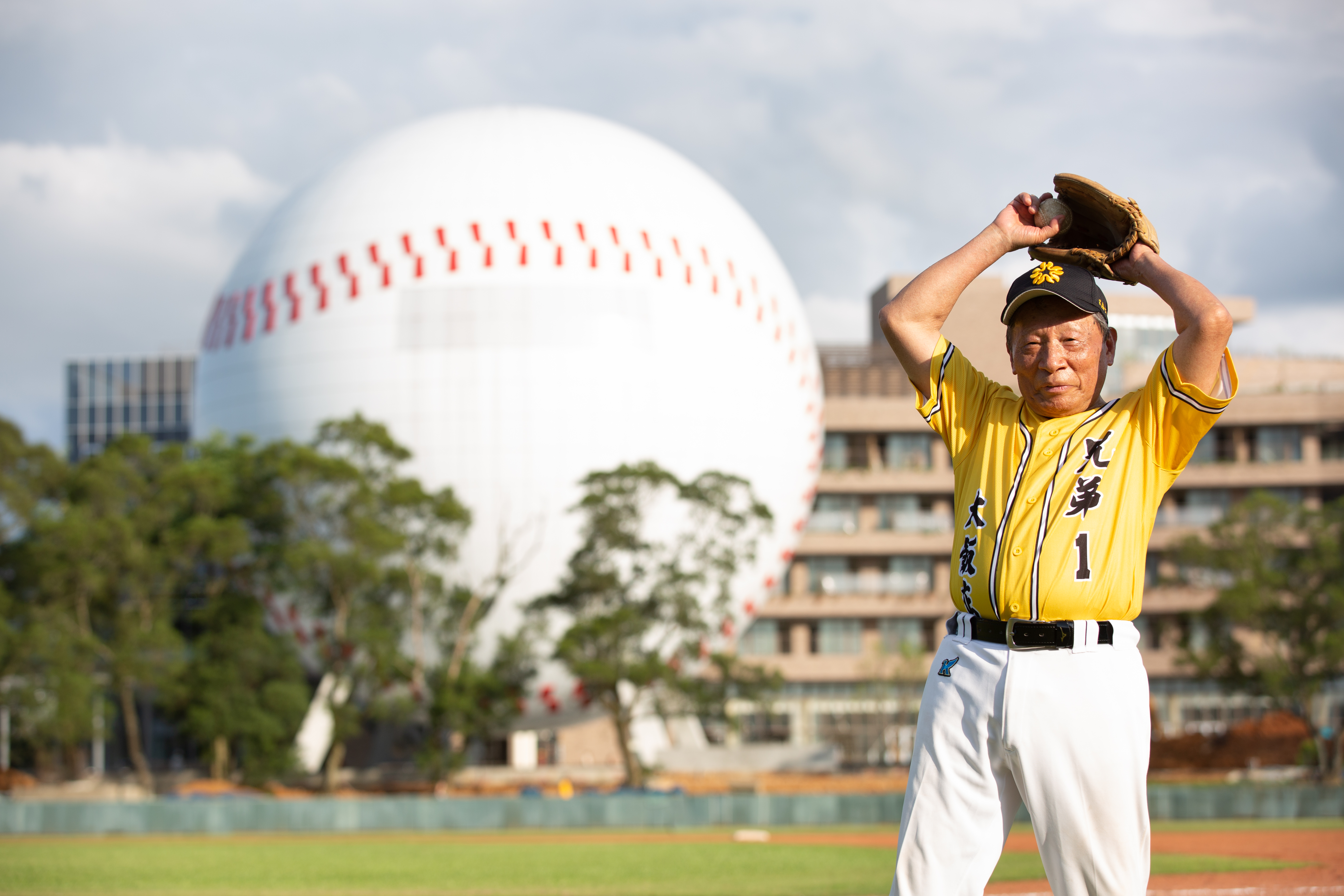愛球成痴的洪騰勝最近的一場比賽完投、完封對手，一連賞出9顆鴨蛋。