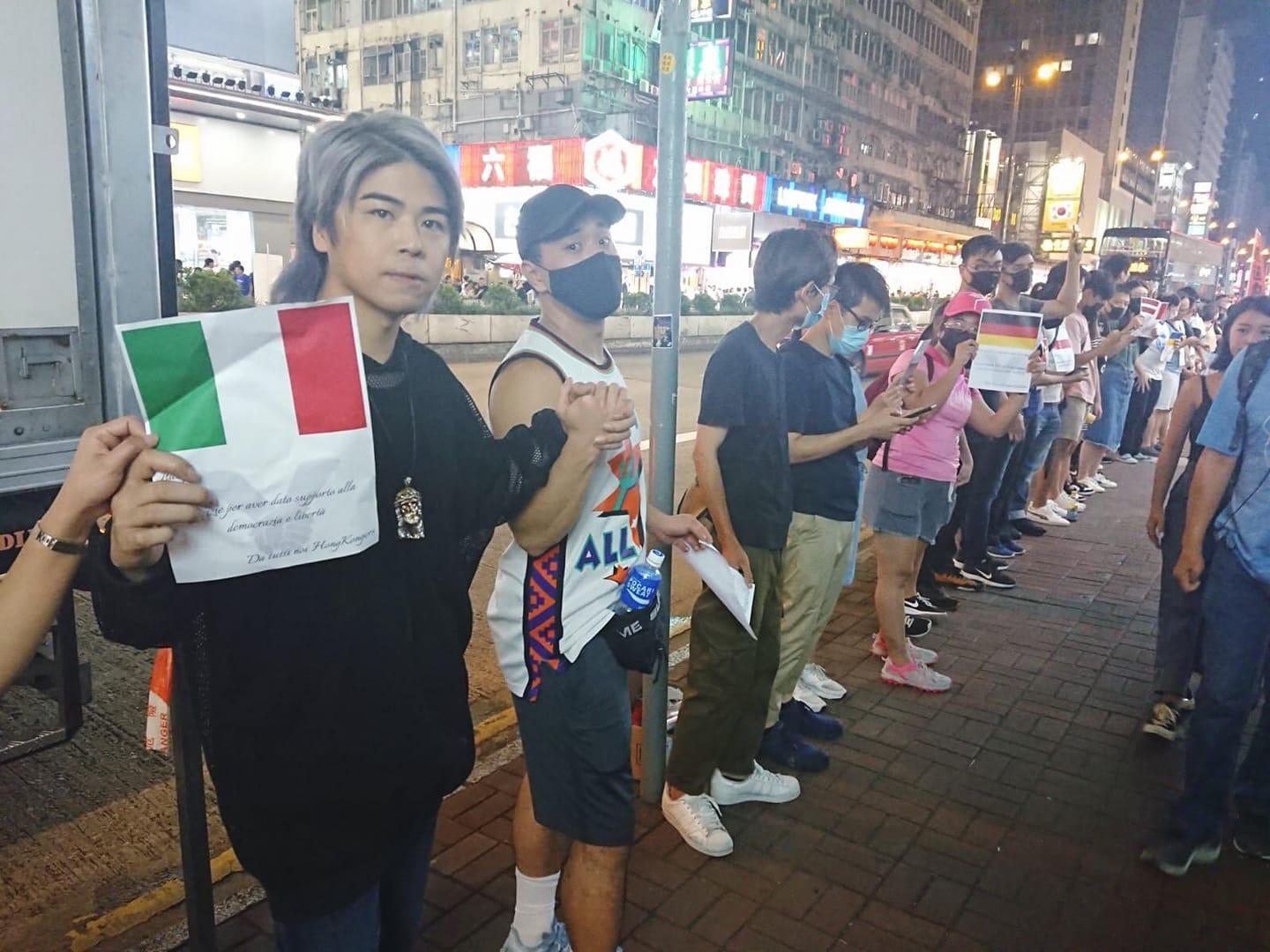 阮民安24日也現身「燃點香港,全民覺醒」遊行。(翻攝阮民安臉書)