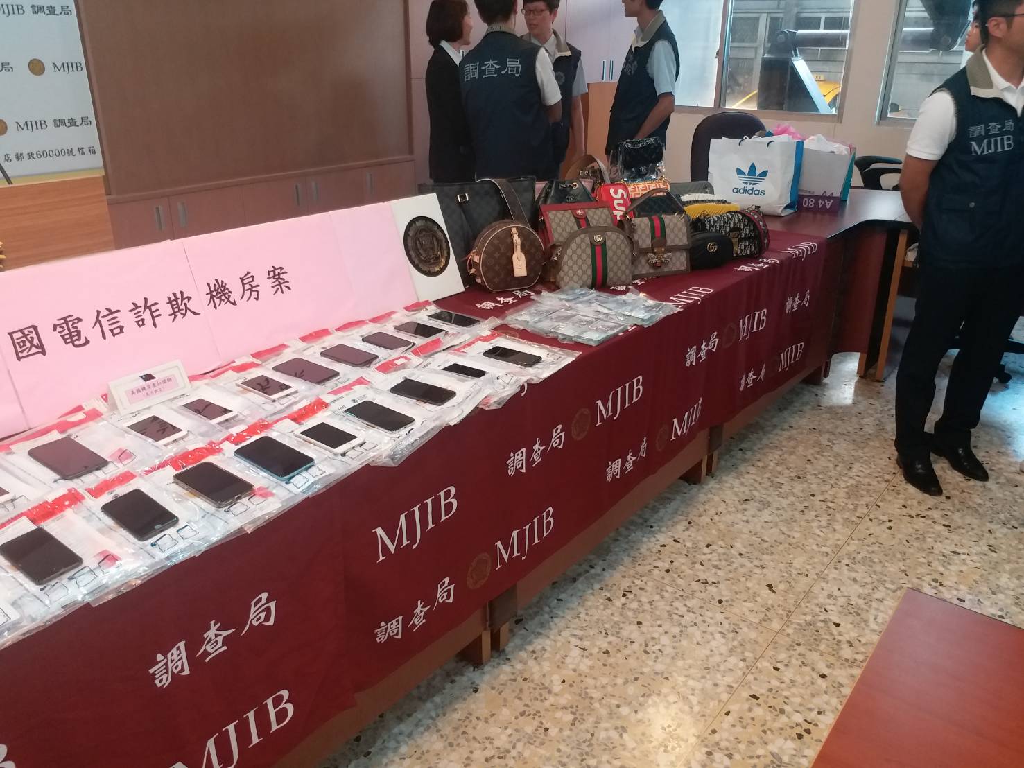 台中市調查處表示，該詐騙集團成員眾多、分工細膩，且均以大陸地區等民眾作為詐騙對象。（調查局提供）