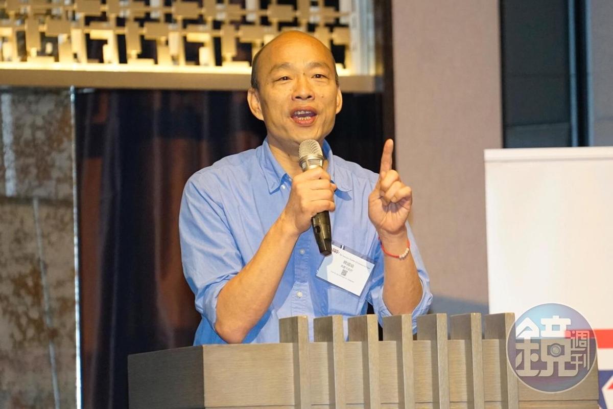 韓國瑜日前演講大量的中英夾雜，被網友戲稱是「晶晶體」上身。