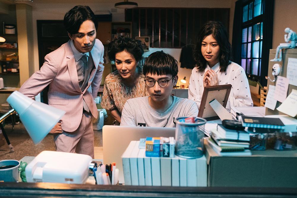 大鶴今年在短片界有著不俗演出，繼鏡文學的《驚悚劇場》後，又演出諷刺喜劇《編劇頭很痛》。（高雄電影節提供）